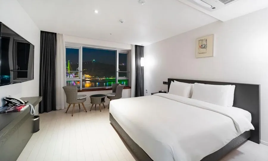 Haven Double Room With Ocean View and High Floor in Yeosu Hotel Haven