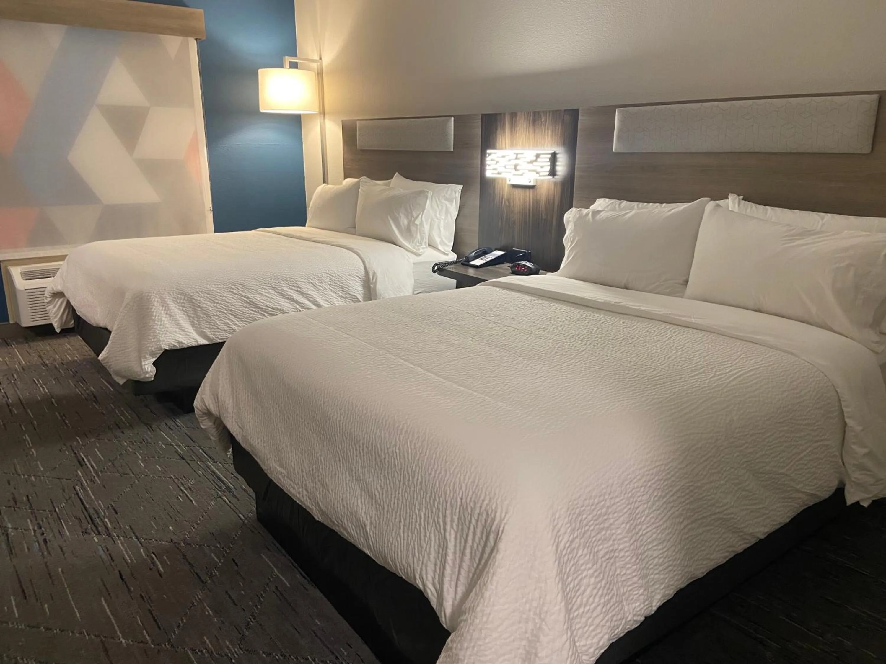 Queen Room with Two Queen Beds - Hearing Accessible/Non-Smoking in Holiday Inn Express & Suites Elyria by IHG