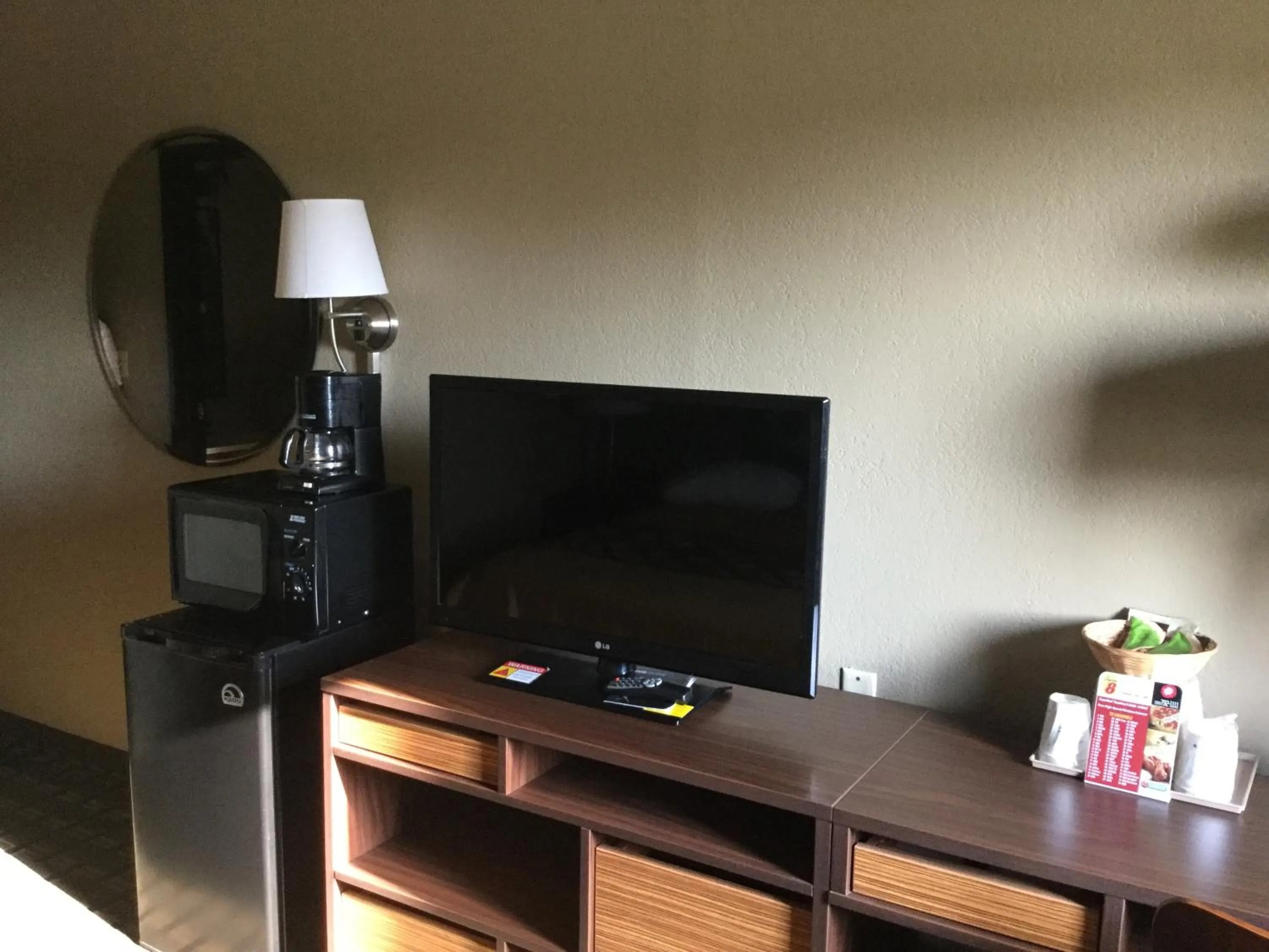Double Room with Two Double Beds - Smoking in Super 8 by Wyndham Youngstown/Austintown