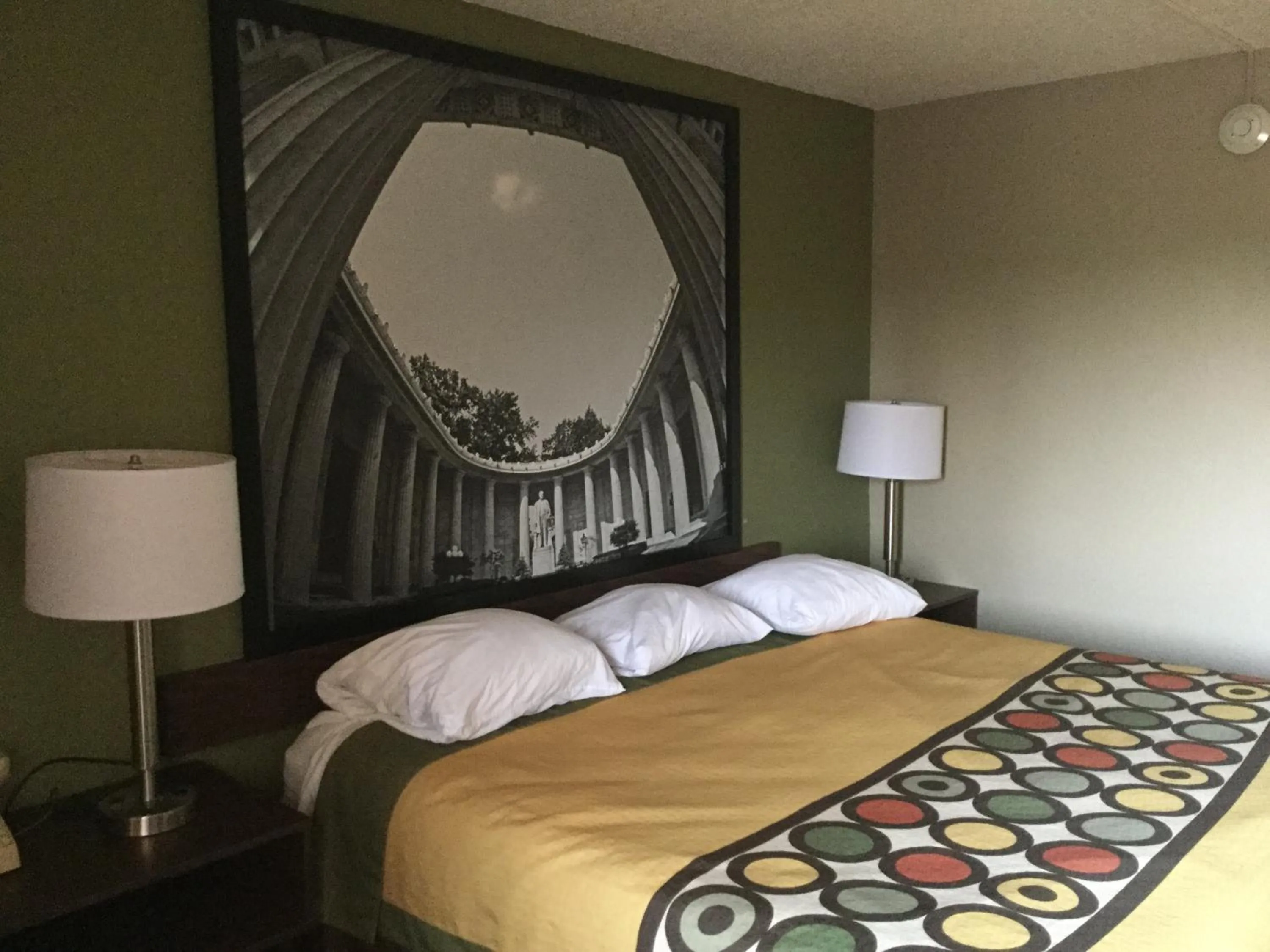 King Room - Non-Smoking in Super 8 by Wyndham Youngstown/Austintown
