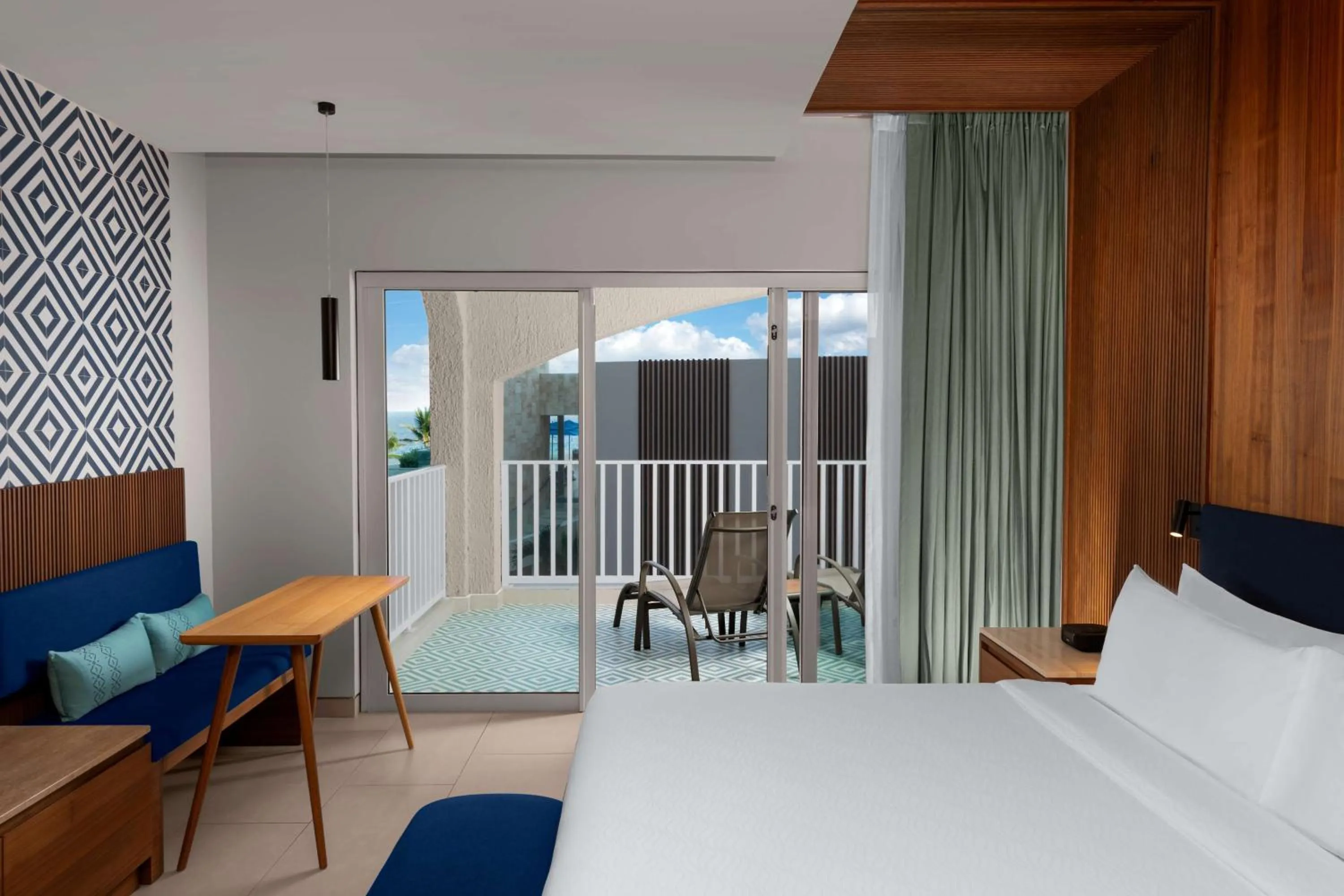 King Room with Resort View - single occupancy in Hilton Cancun Mar Caribe All-Inclusive Resort