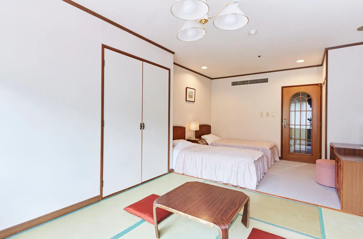 Standard Room with Tatami Area - single occupancy - Ski Run View in Hotel Green Plaza Hakuba