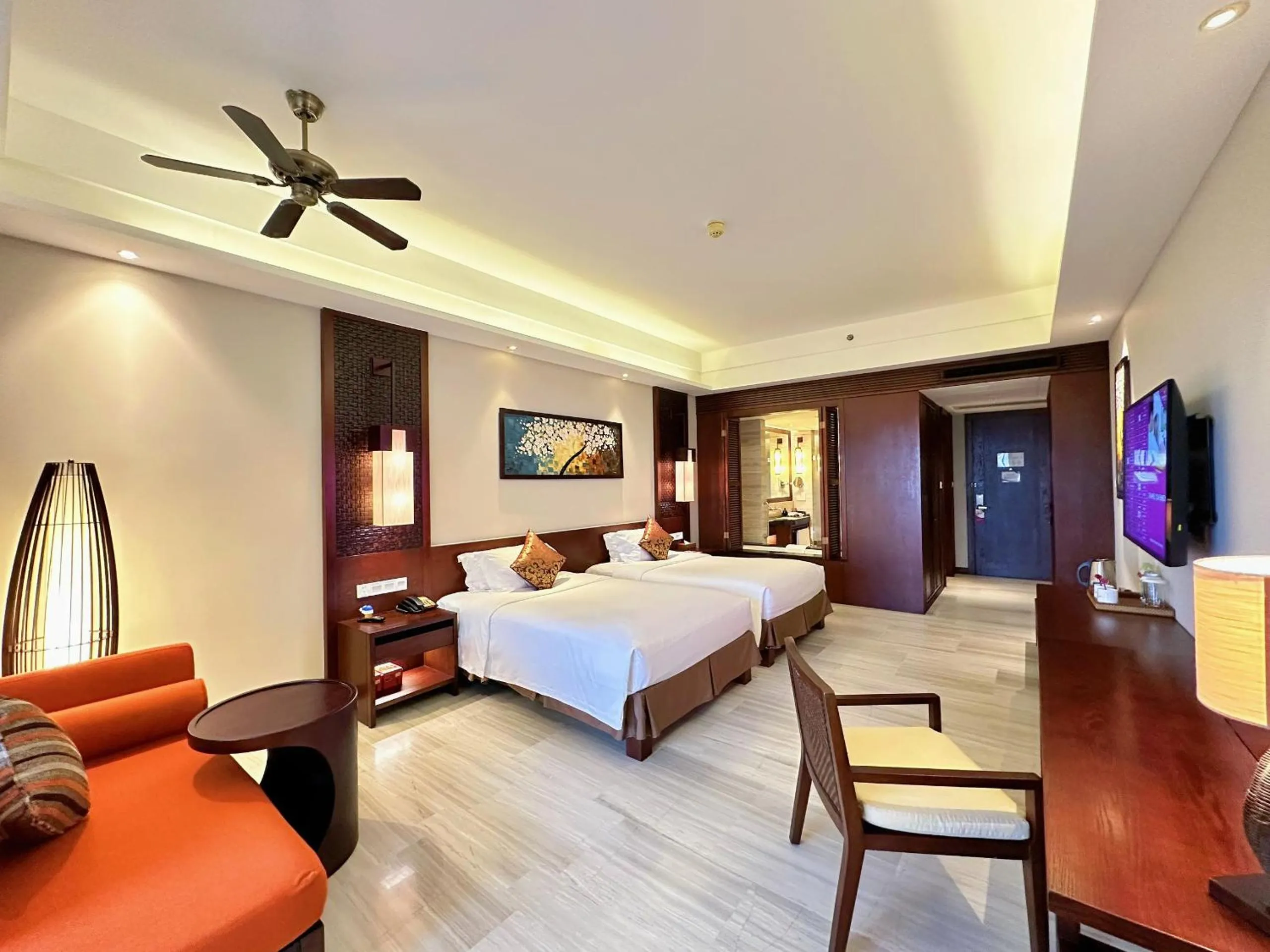 Premier Twin Room with Balcony and City View in Crowne Plaza Danang Hotel & Resort