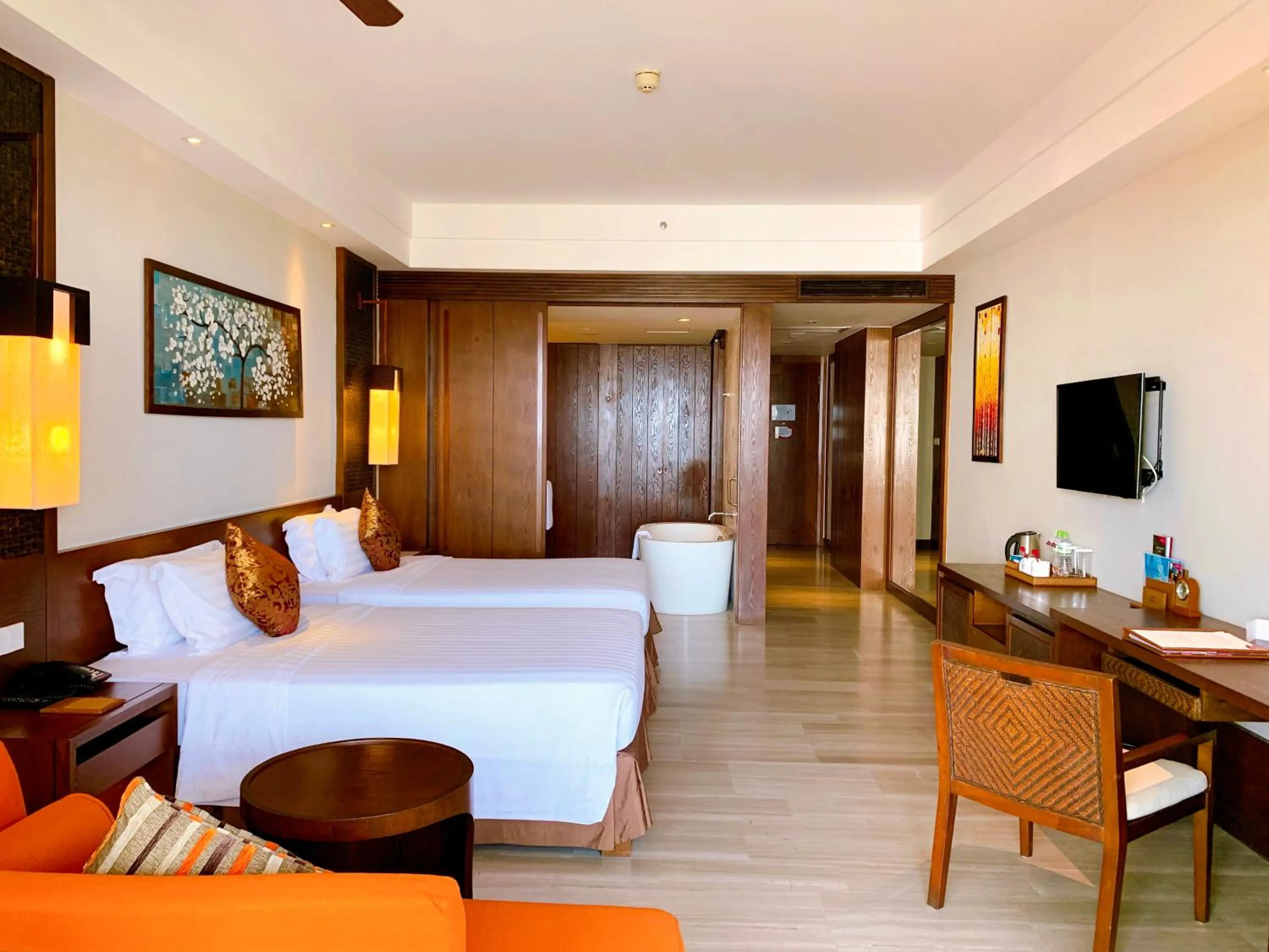 Premier Twin Room with Balcony and Garden View in Crowne Plaza Danang Hotel & Resort
