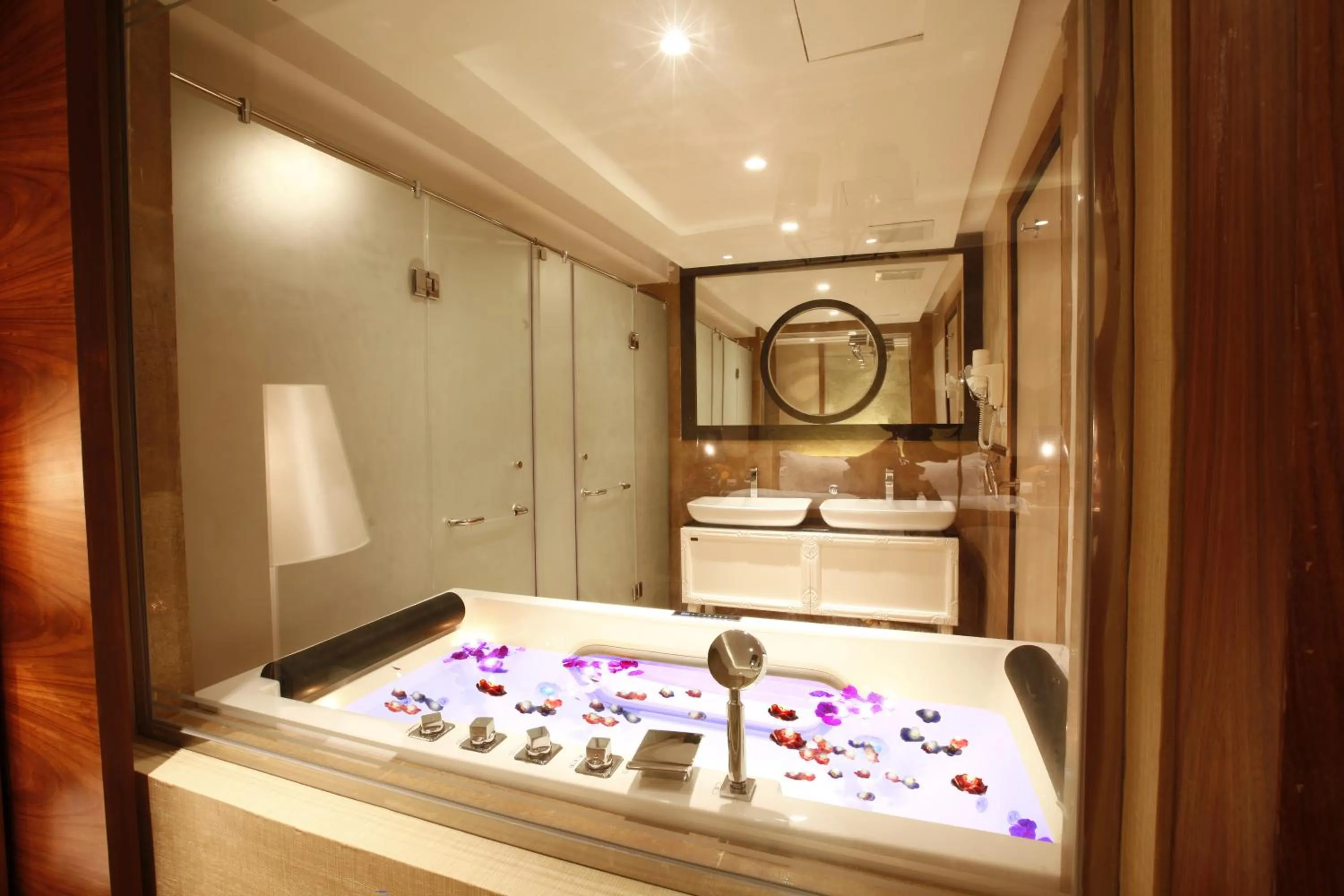 Honeymoon Suite in Grand Plaza Hotel - Takhasosi Riyadh