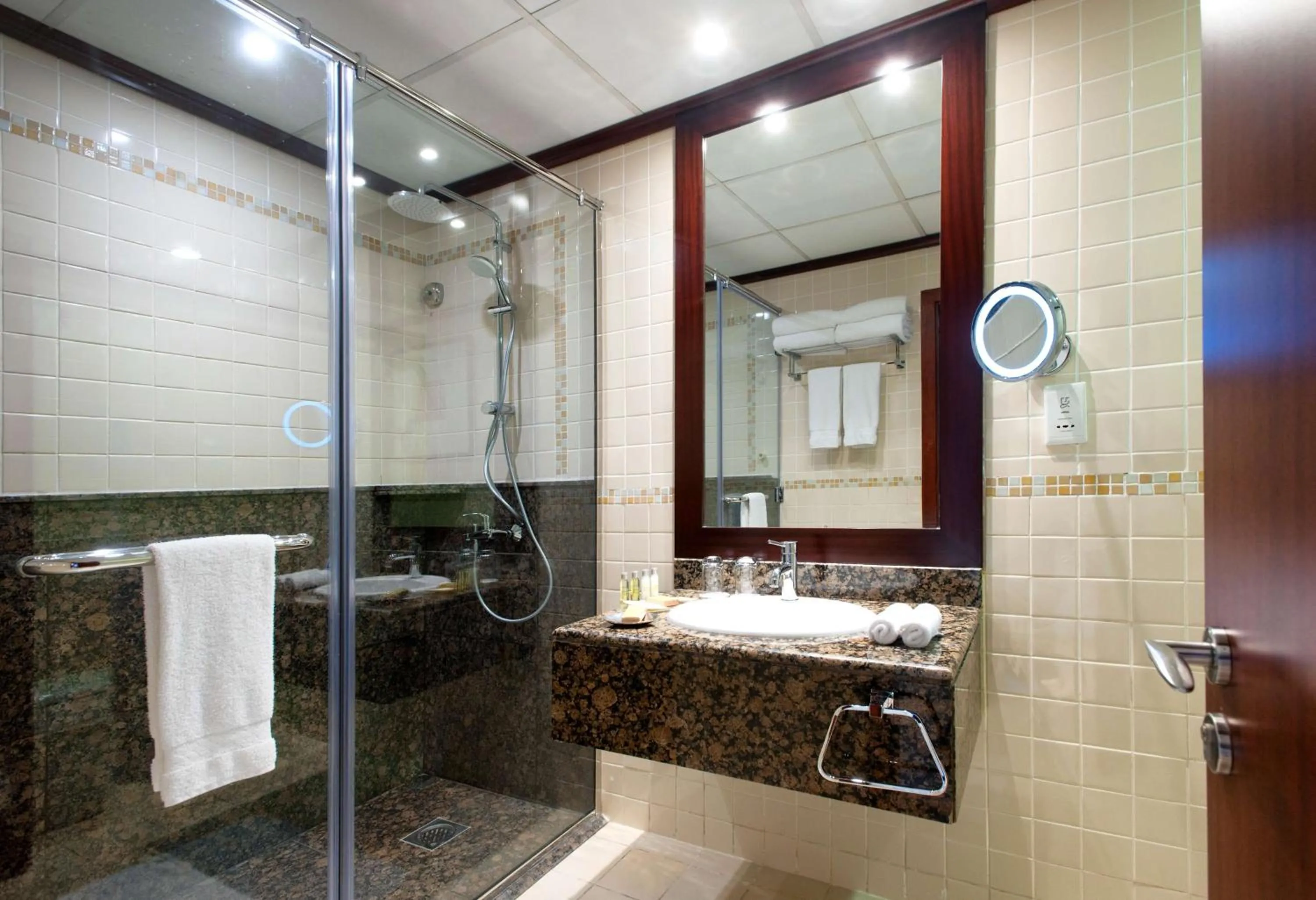 Three-Bedroom Family Suite With Balcony in Hilton Dubai The Walk