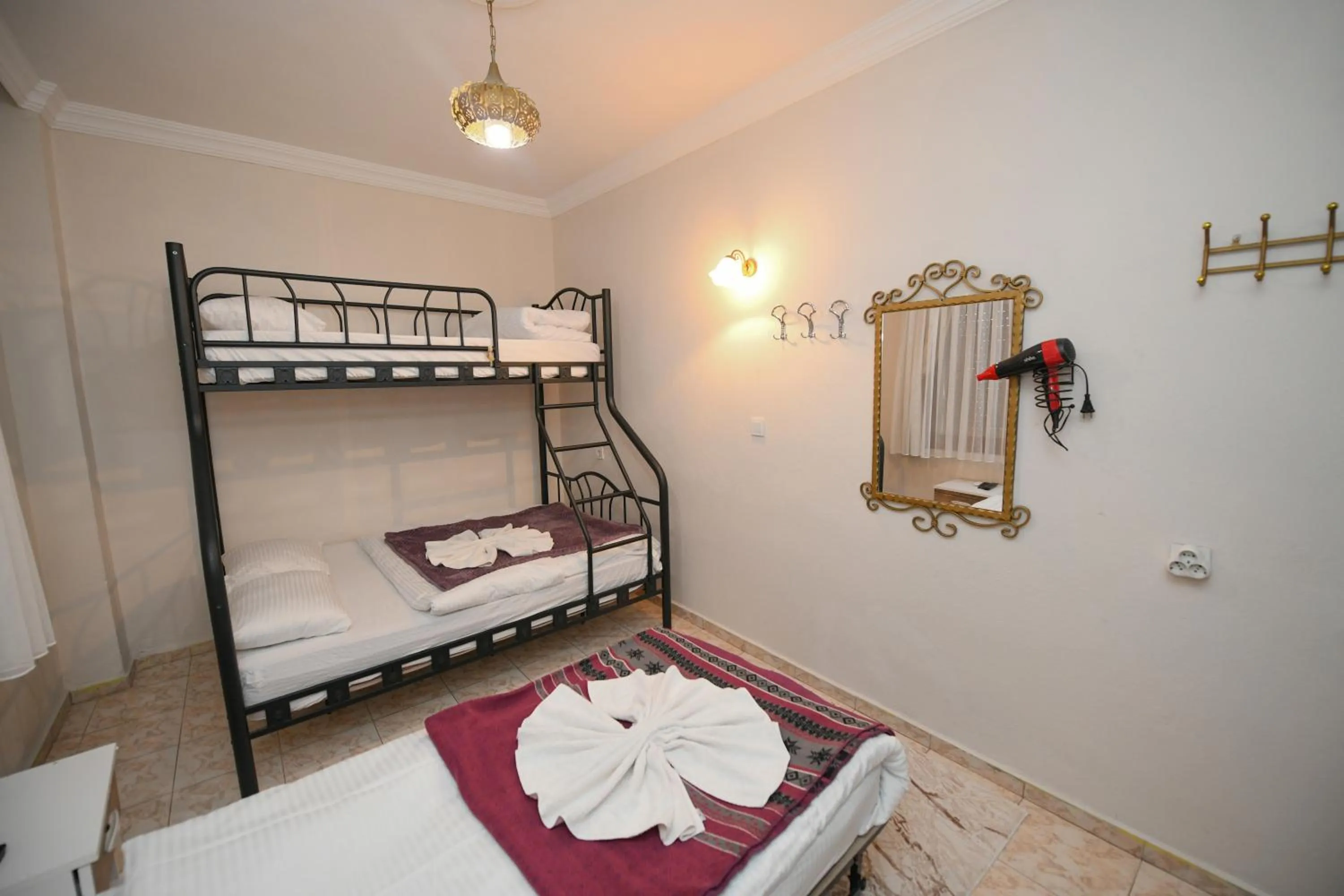 Comfort Triple Room in Anz Guest House Pansiyon