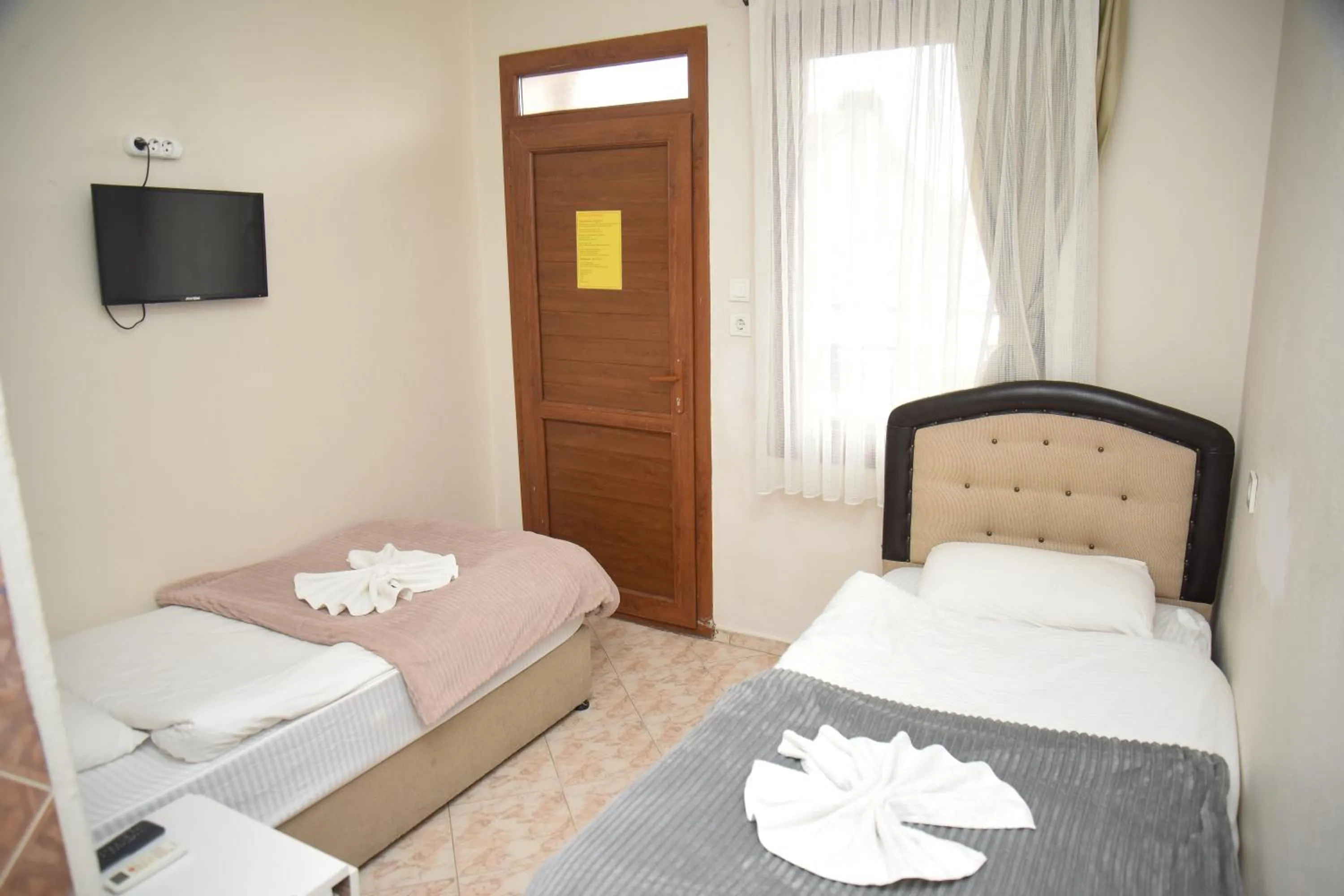 Standard Twin Room - single occupancy in Anz Guest House Pansiyon