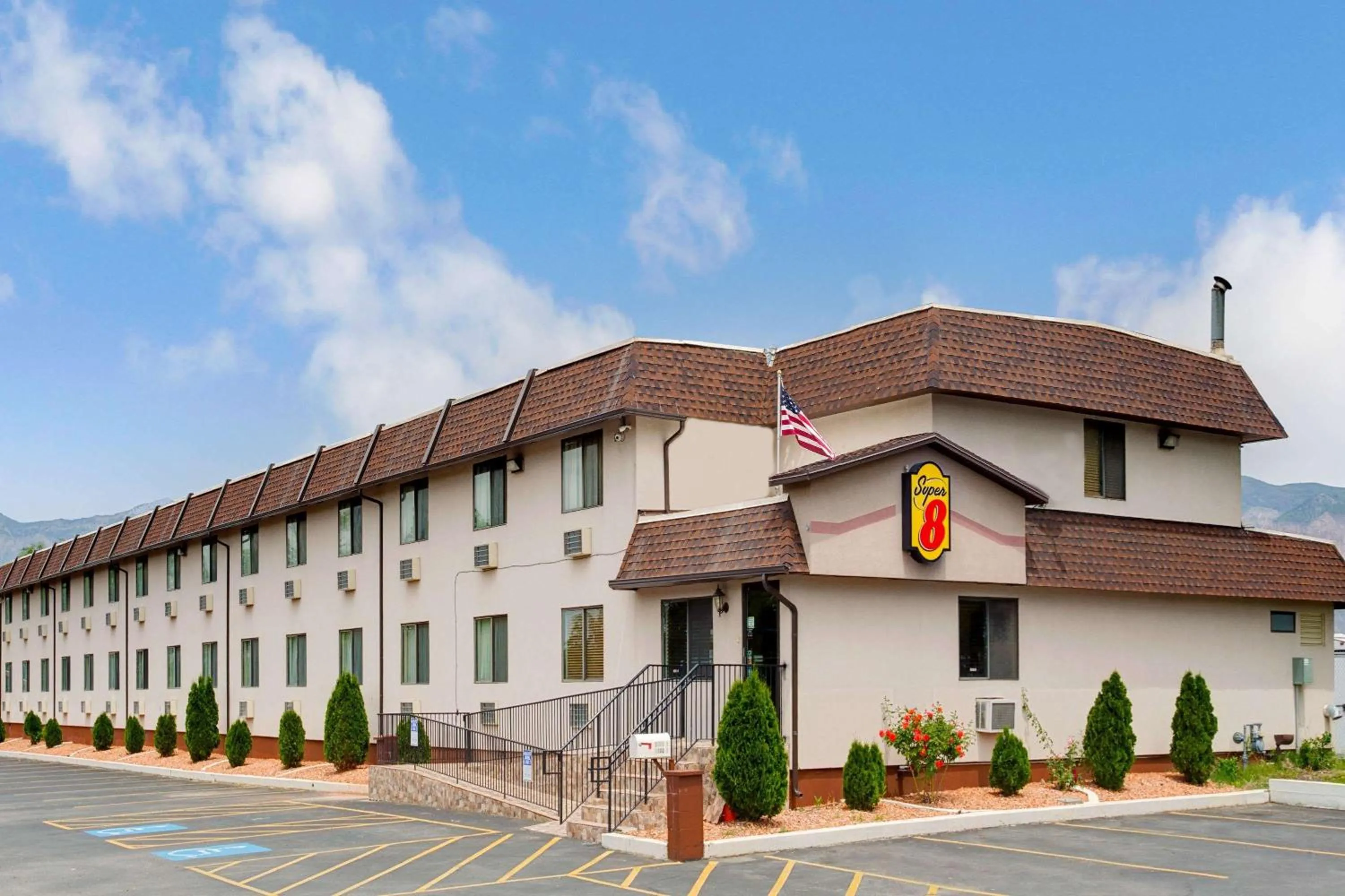 Queen Room - Non-Smoking in Super 8 by Wyndham Ogden, Utah