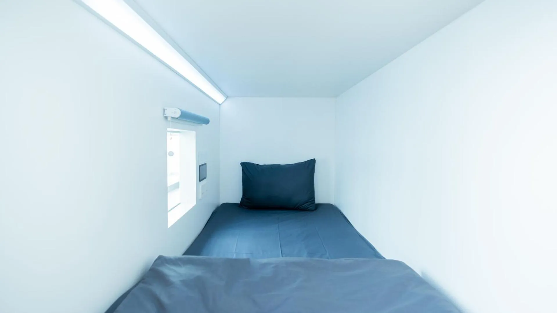 Sky Single in Bobopod Paskal, Bandung