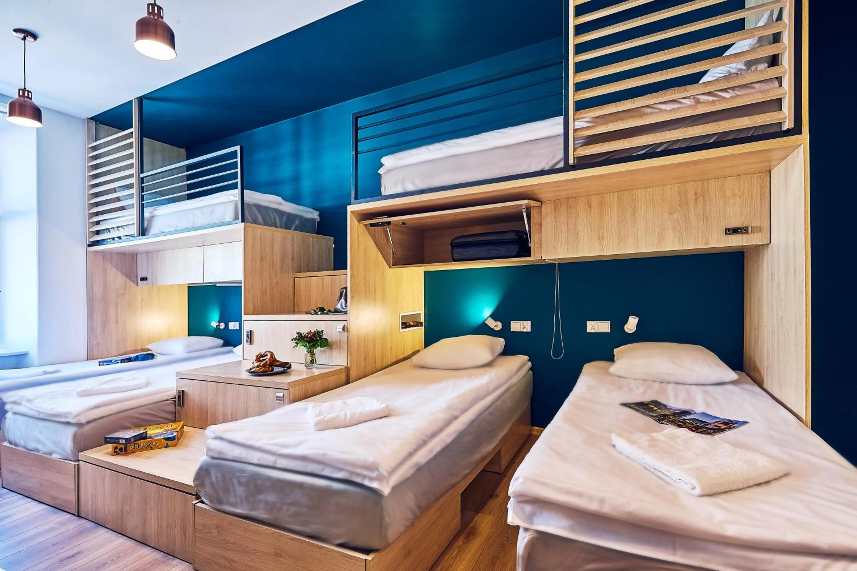 Family Room with 2 Private Bathrooms in Draggo House Rooms - Old Town