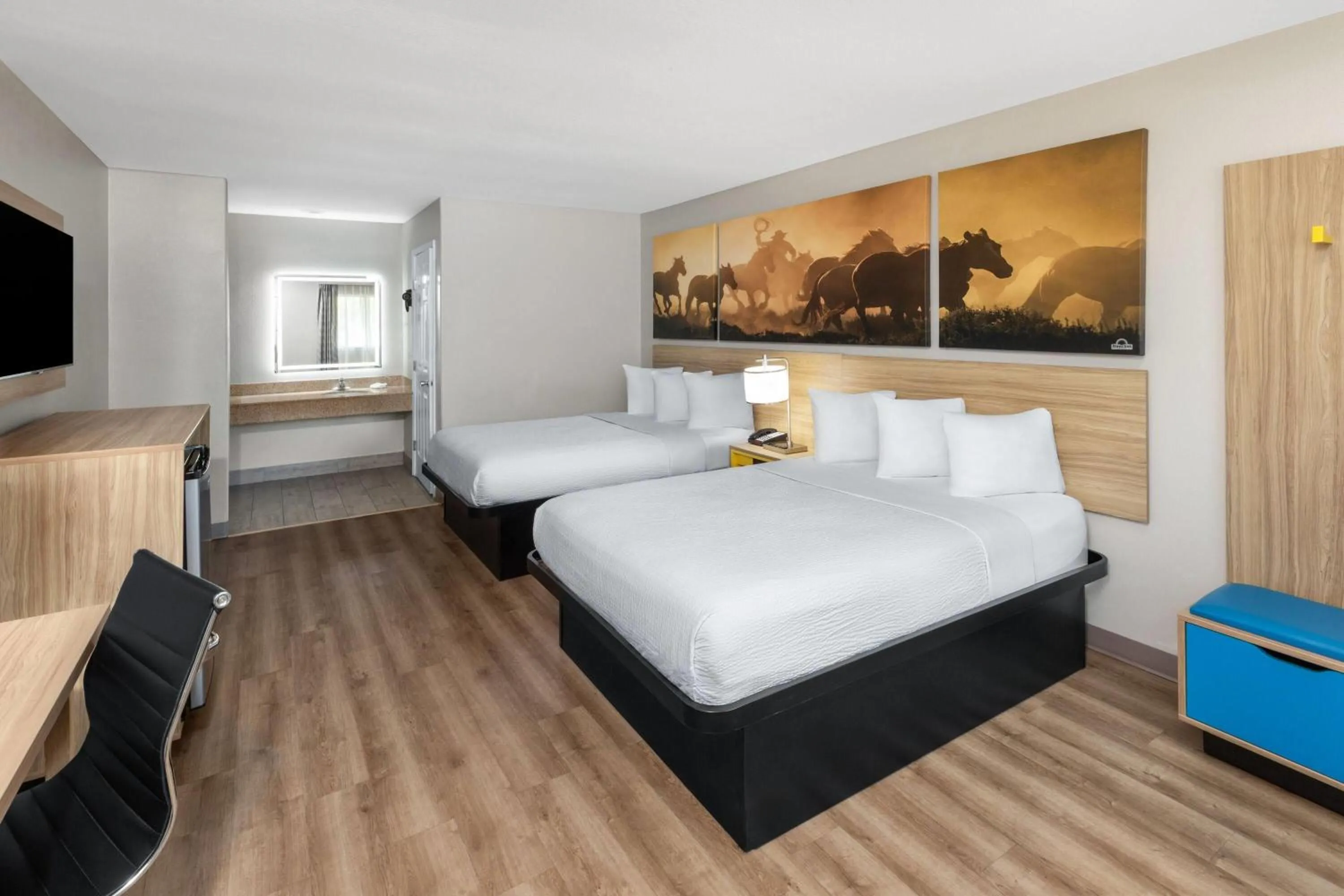 Deluxe Double Room with Two Double Beds - Non-Smoking in Days Inn by Wyndham Temple