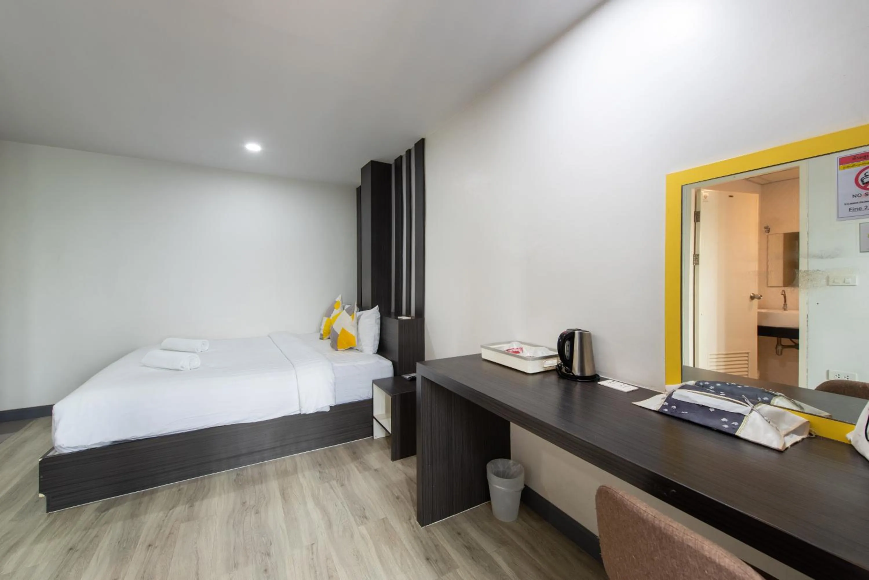 King Room in Riski Residence Bangbuathong