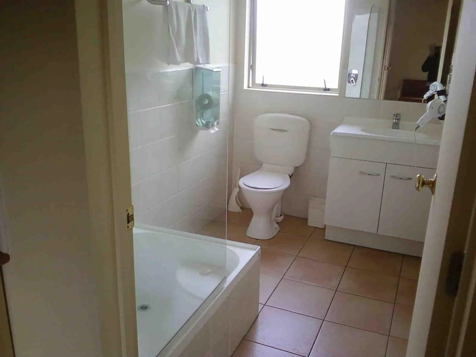 Two-Bedroom Apartment in Avondale Motor Inn