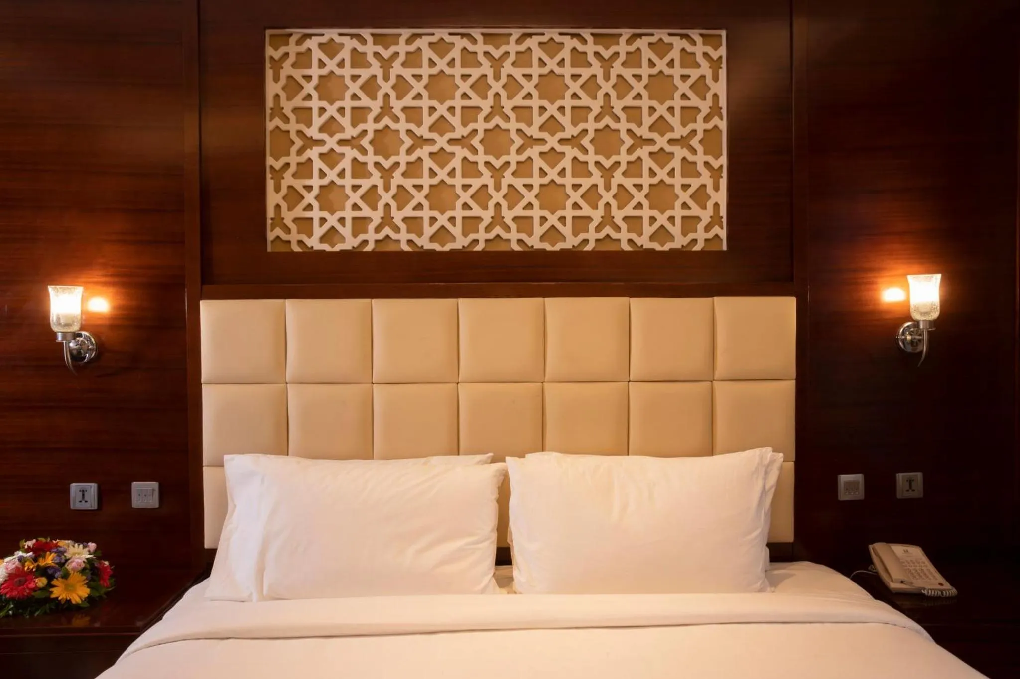 One-Bedroom King Suite - High Floor/Smoking in Holiday Inn Cochin by IHG