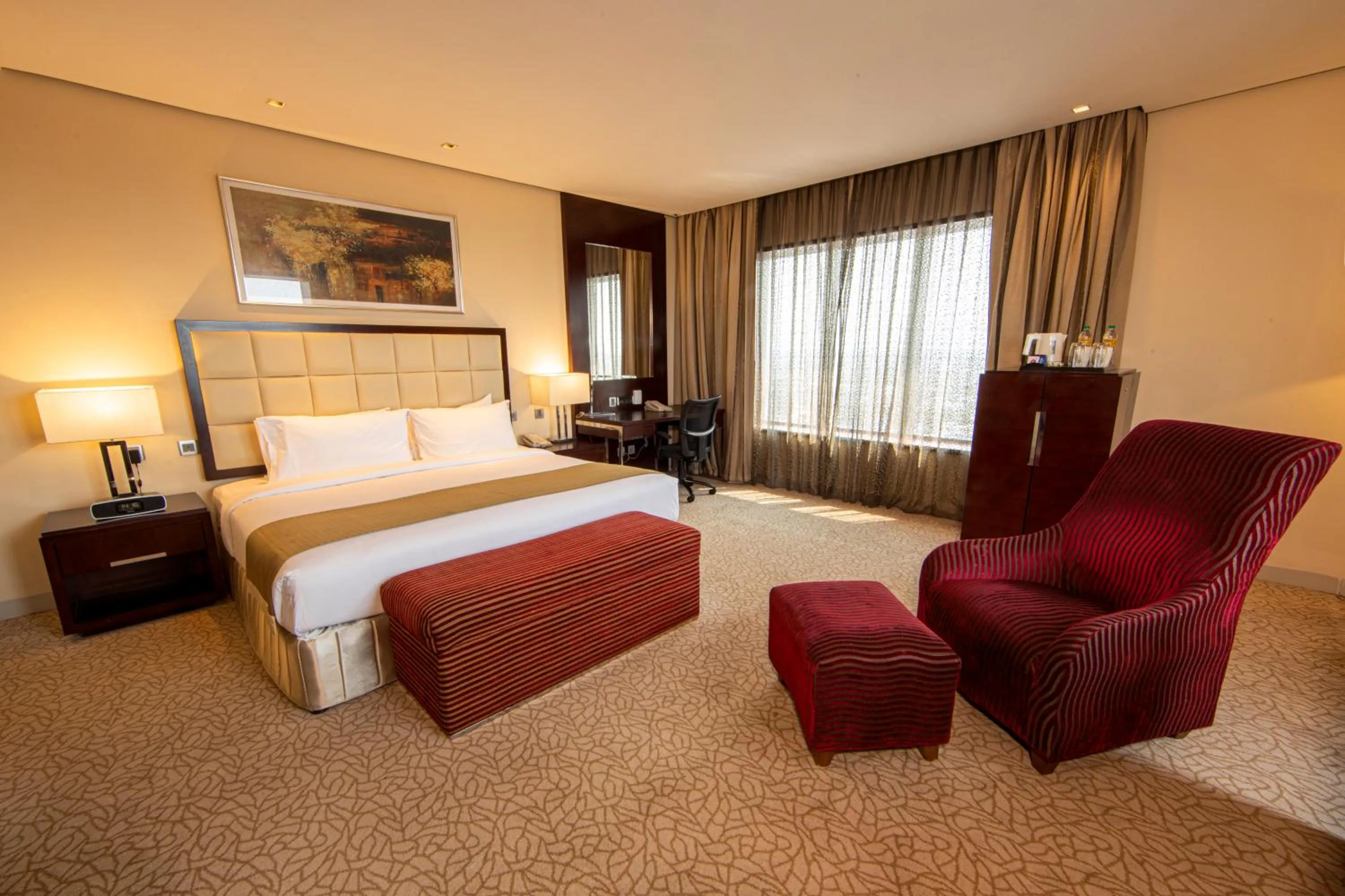 Premium Room with 25% Discount on F&B,15% Discount on SPA, 20% Discount on Laundry, 20% Discount on Airport transfers. in Holiday Inn Cochin by IHG