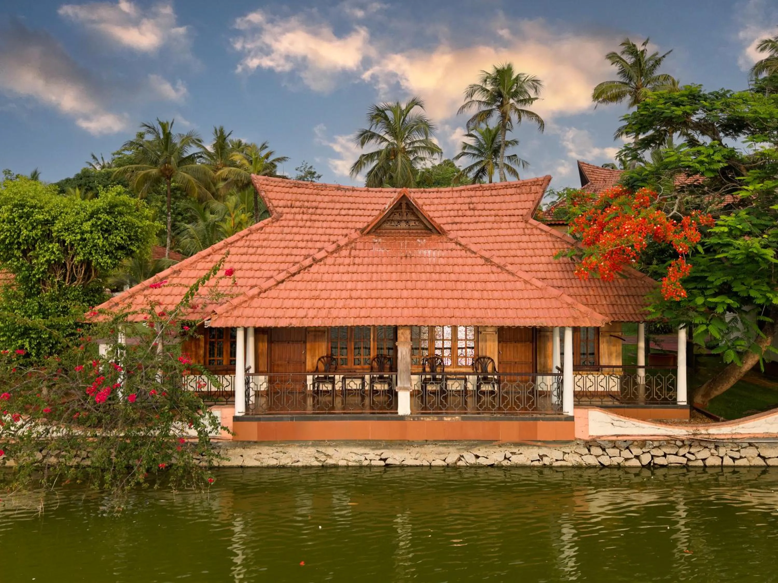 Water Front Heritage Cottage with Balcony in Sterling Lake Palace Alleppey
