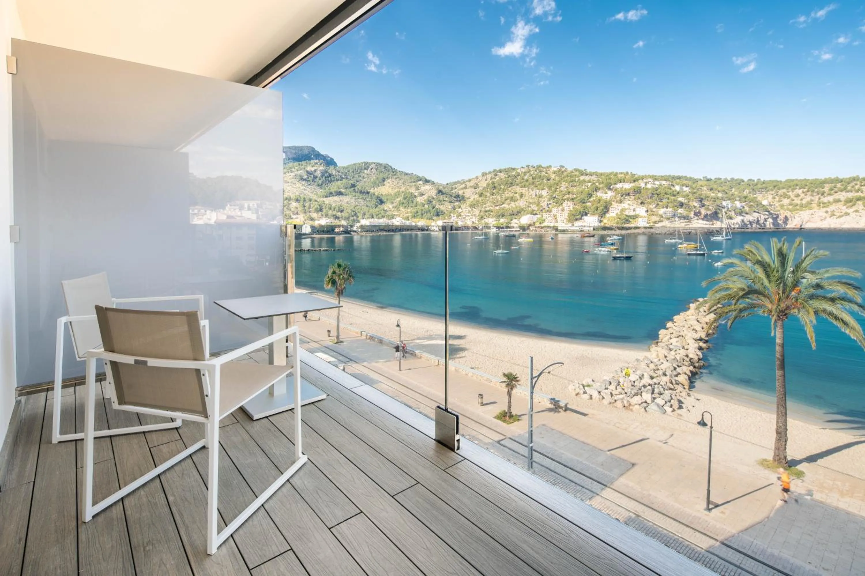 Triple Room with Sea View (2 Adults + 1 Child) in Hotel Eden Soller