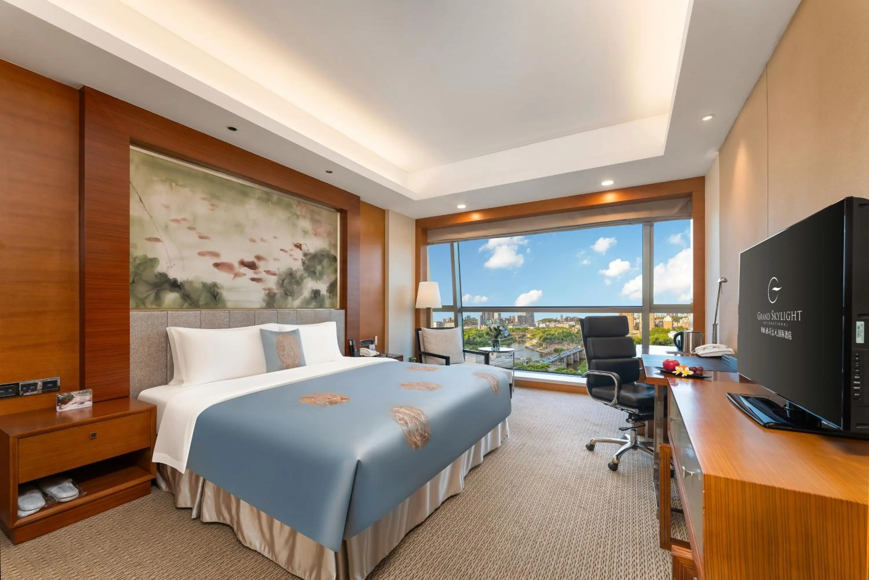 Executive Double Room in Grand Skylight International Hotel Shenzhen Guanlan, Near Metro Station, Huawei, Foxcnn, Shenzhen North Railway