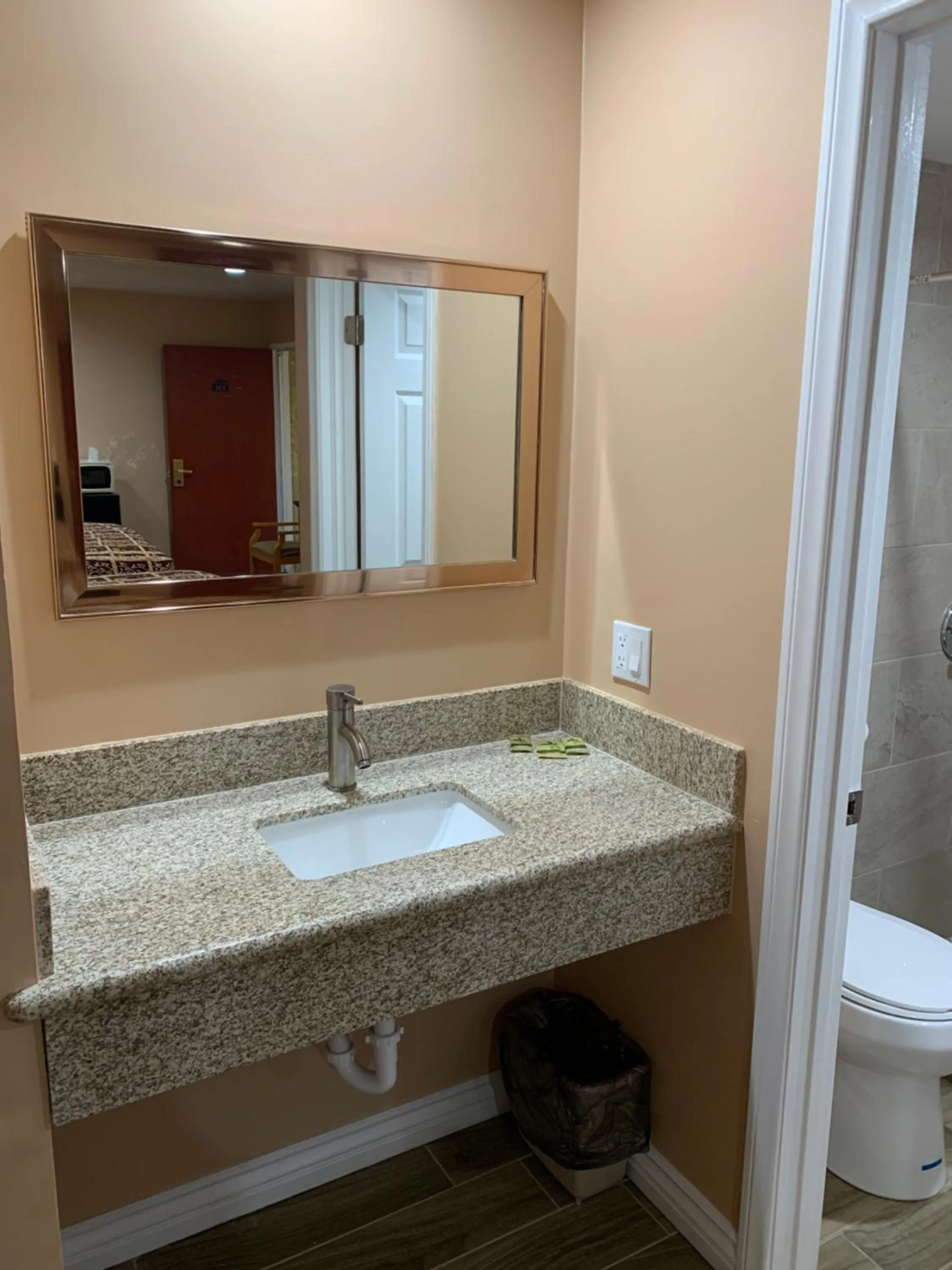 King Room in Budget Inn Motel