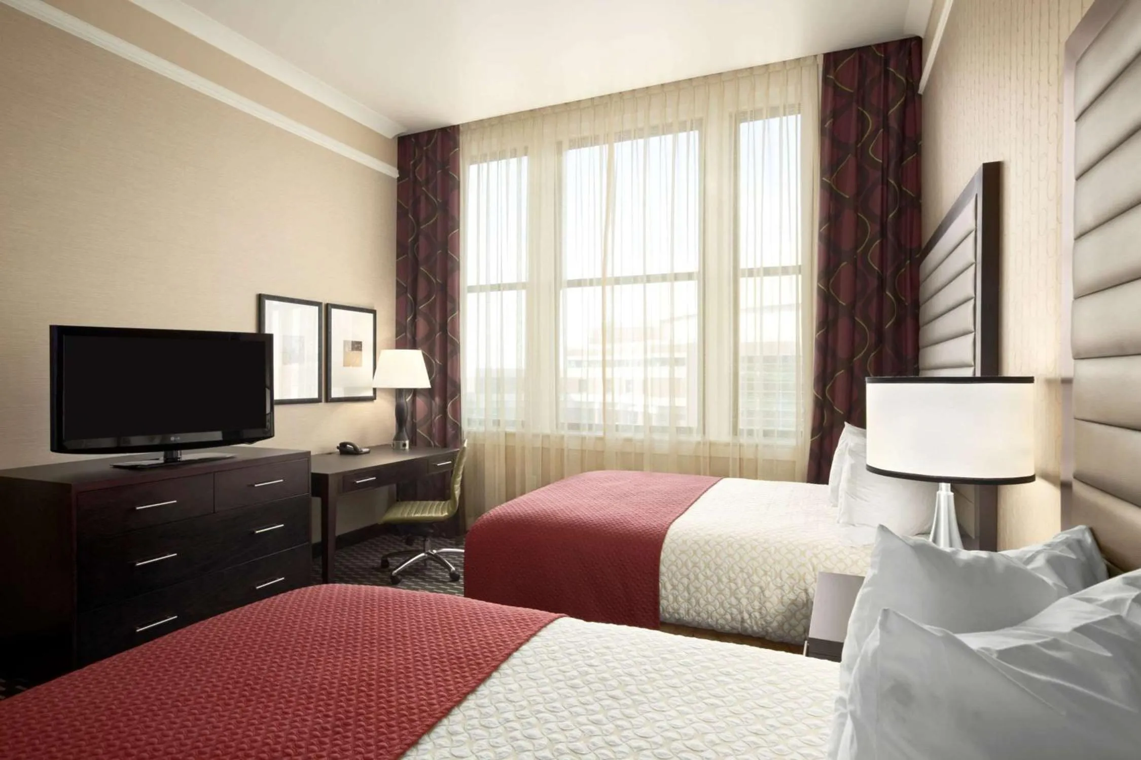 Suite with Two Queen Beds - Non-Smoking in Embassy Suites Saint Louis - Downtown