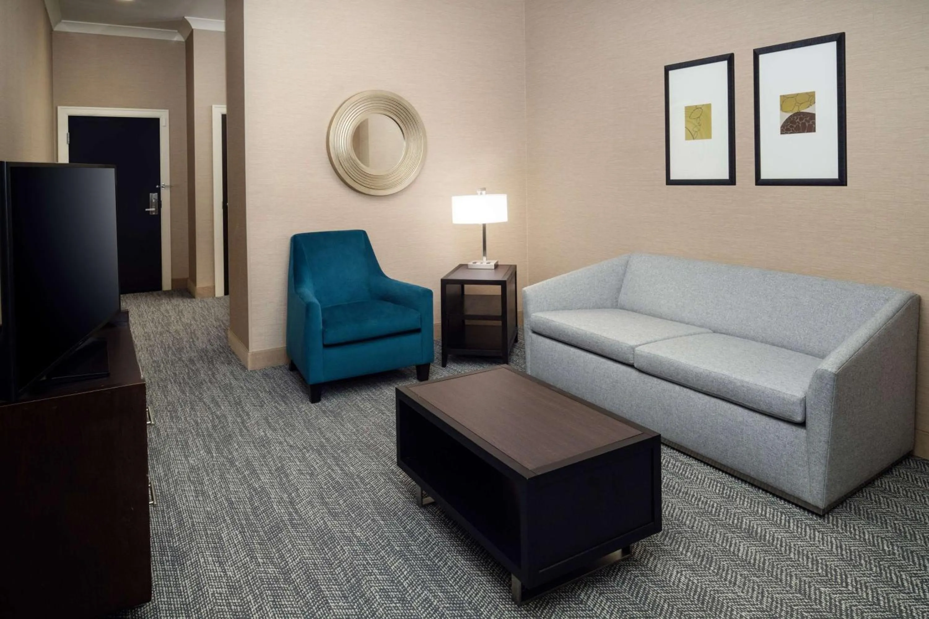 Premium King Suite - Non-Smoking in Embassy Suites Saint Louis - Downtown