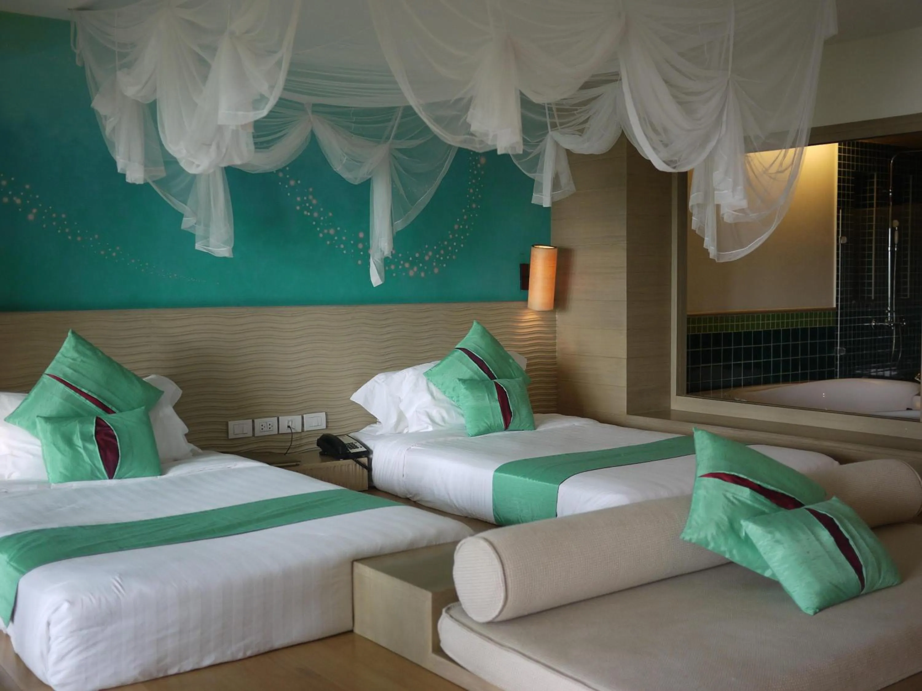 Deluxe Twin Room with Ocean View   in Mercure Koh Chang Hideaway
