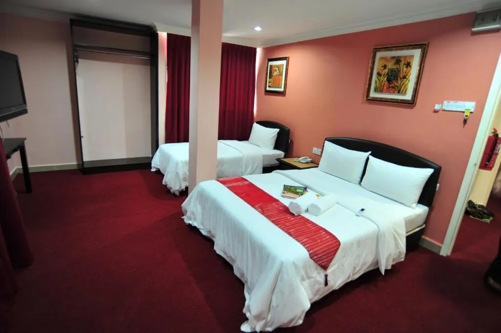 Deluxe Triple Room in Puteri Ampang Hotel