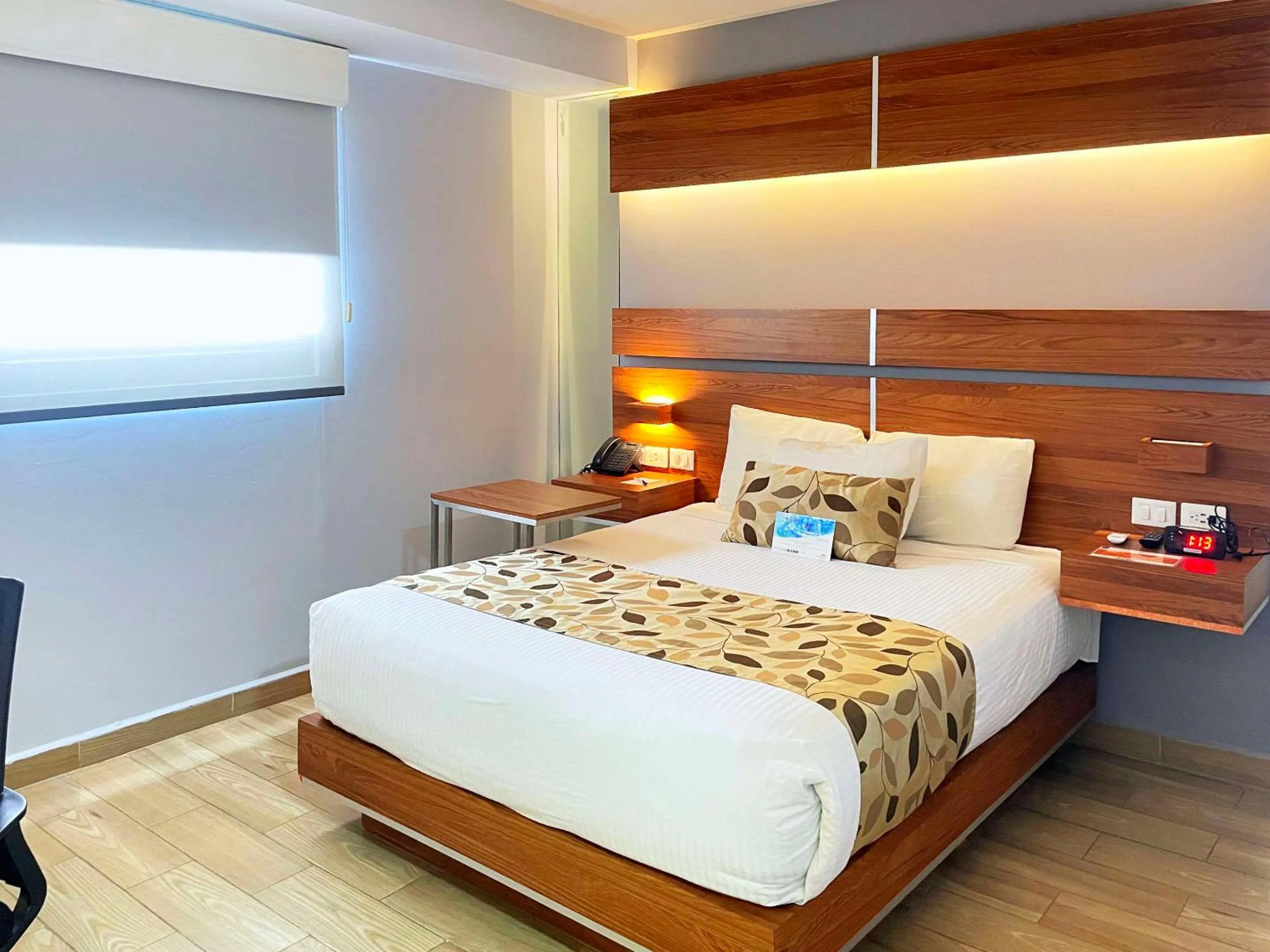 Queen Room - Non-Smoking in Sleep Inn Mexicali