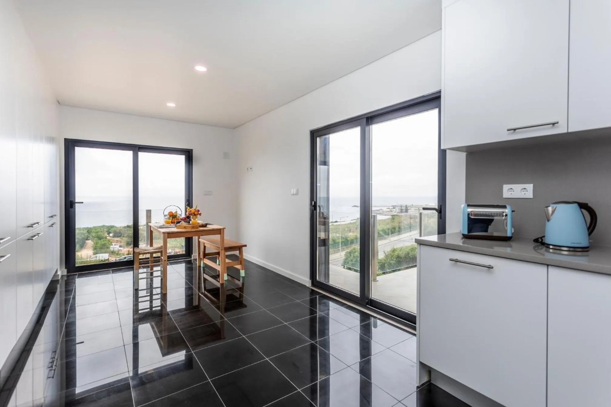 Superior Three-Bedroom Apartment in You and the sea