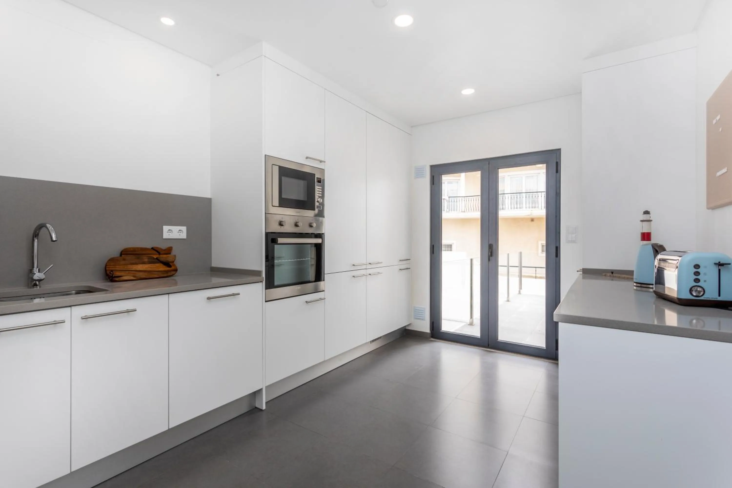 Two-Bedroom Apartment in You and the sea