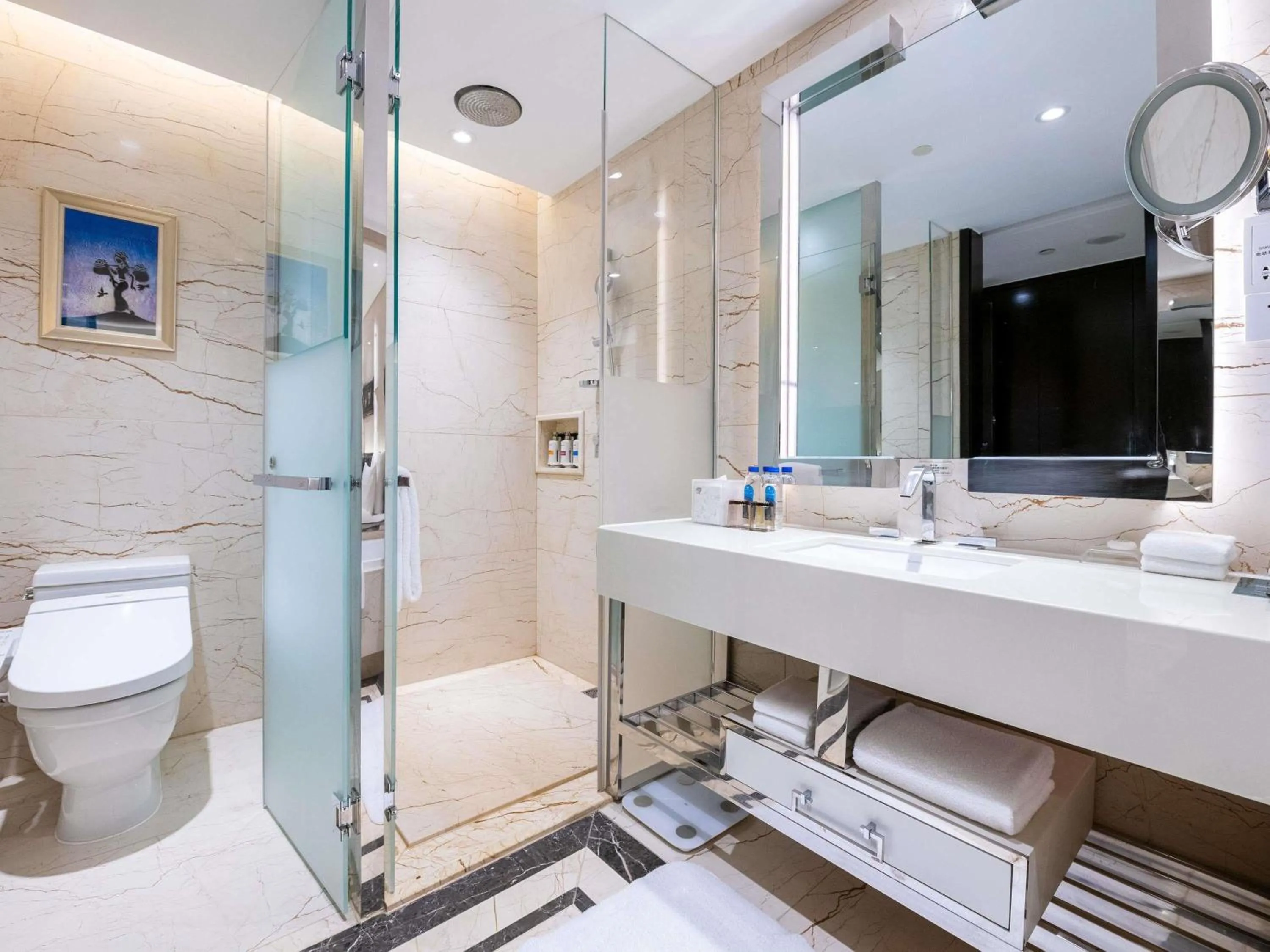 Deluxe Twin Room in Pullman Guiyang