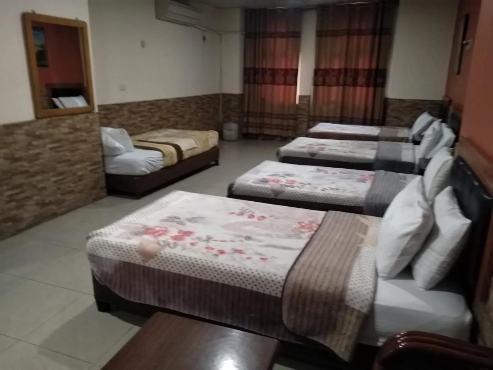 Quadruple Room in Amman Palace Hotel