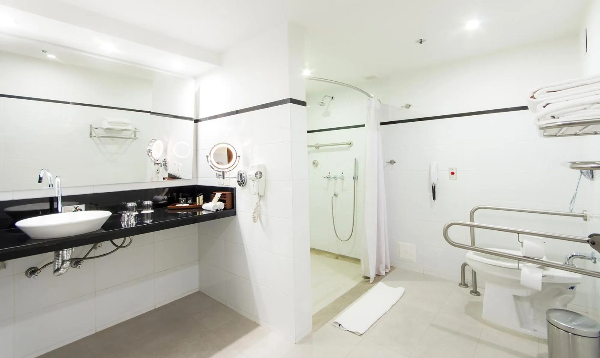 Studio - Disability Access in Tequendama Suites Bogota