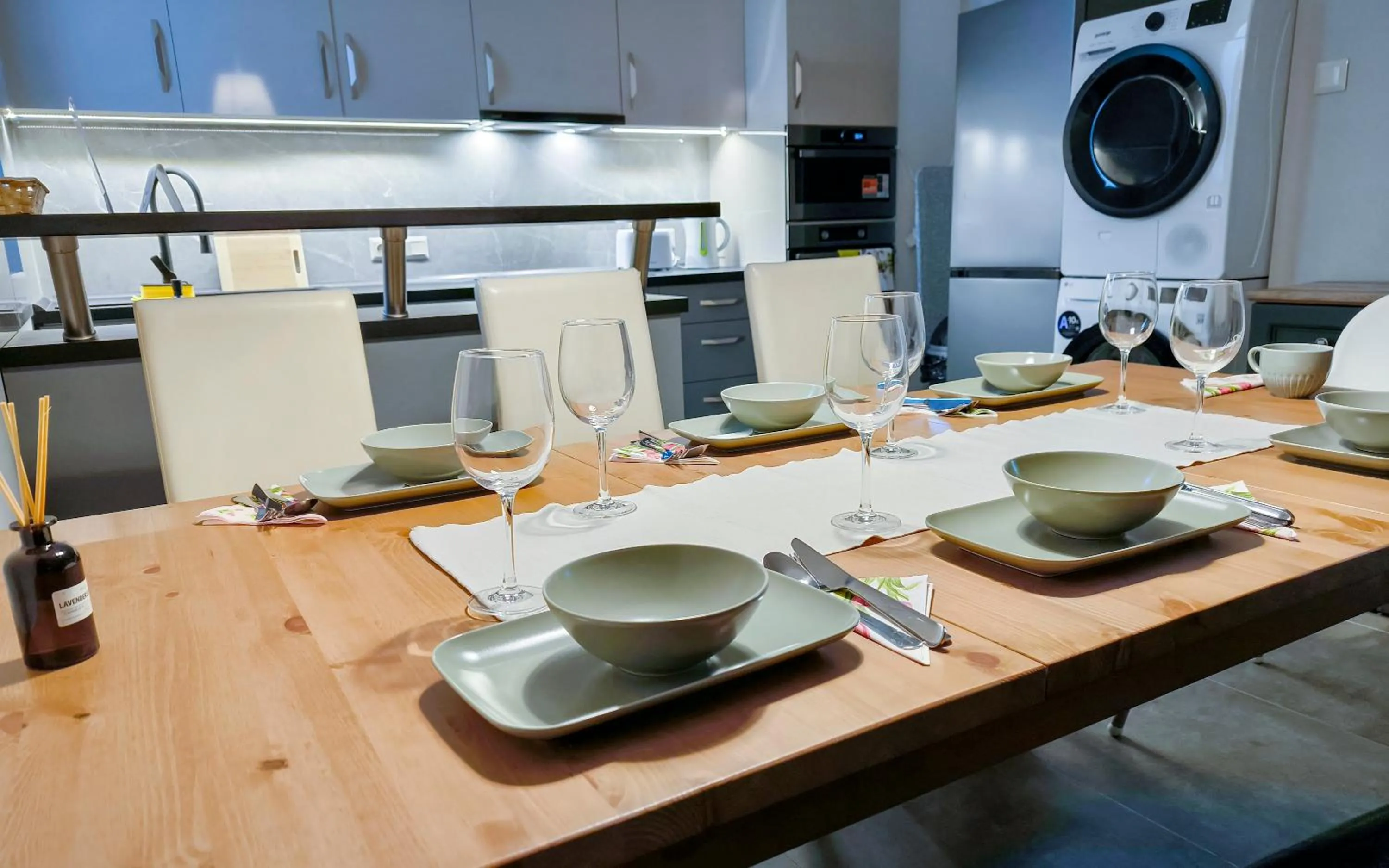 Three-Bedroom Premium Apartment in Corvin Point Rooms and Apartments