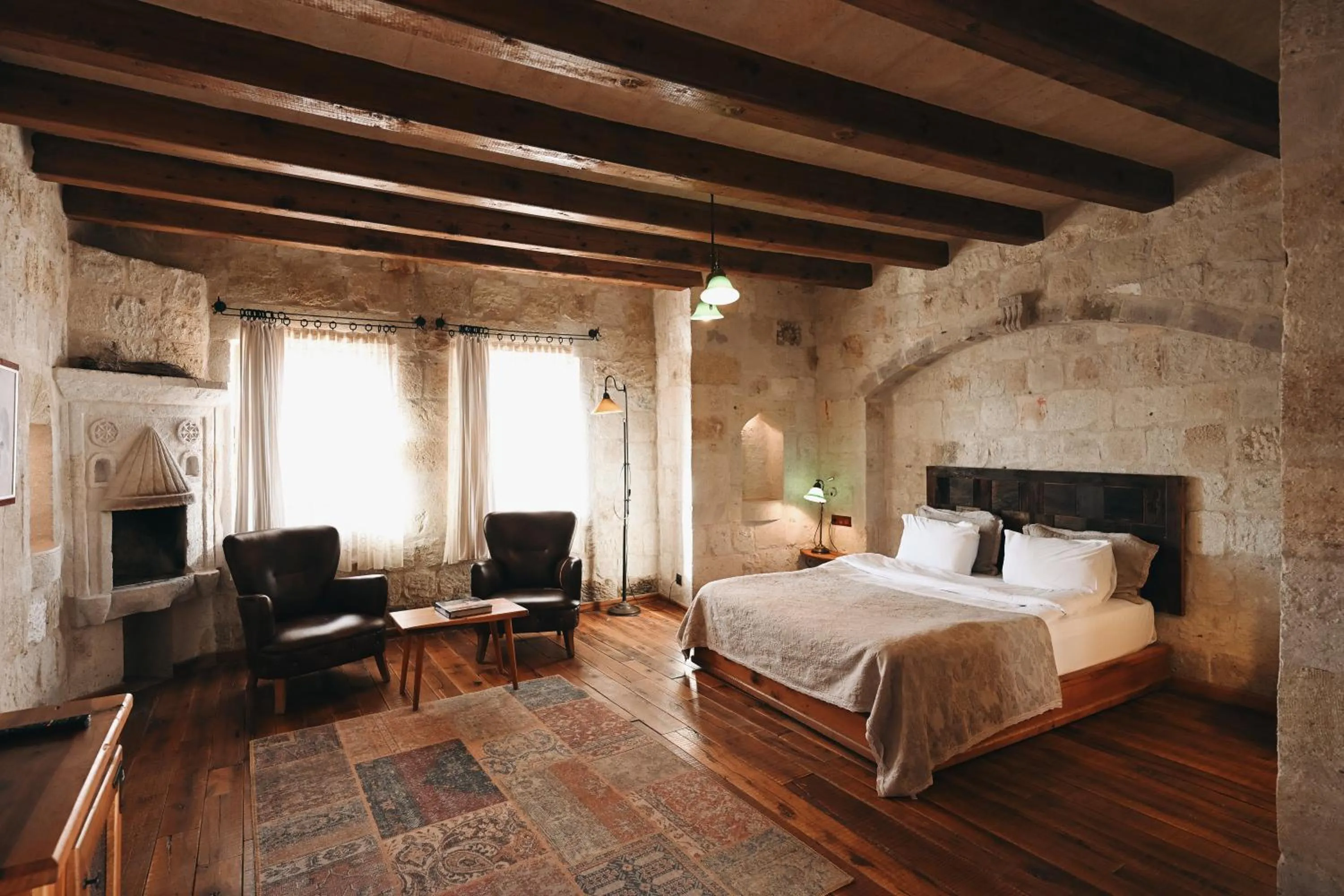 Superior Double or Twin Room with Mountain View in Seki Cave Suites