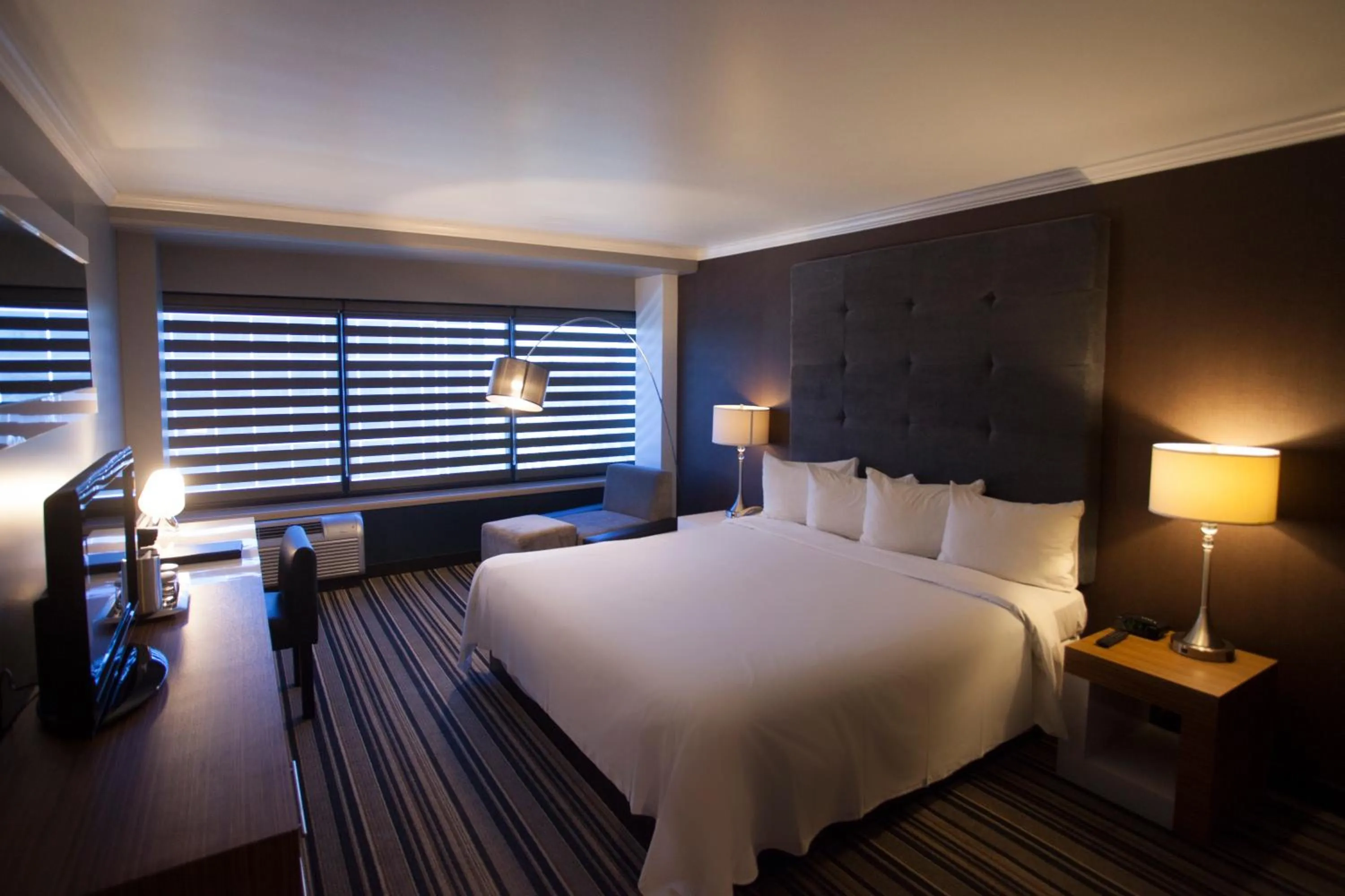 Premier King Room - Non-Smoking in Hotel Huntington Beach