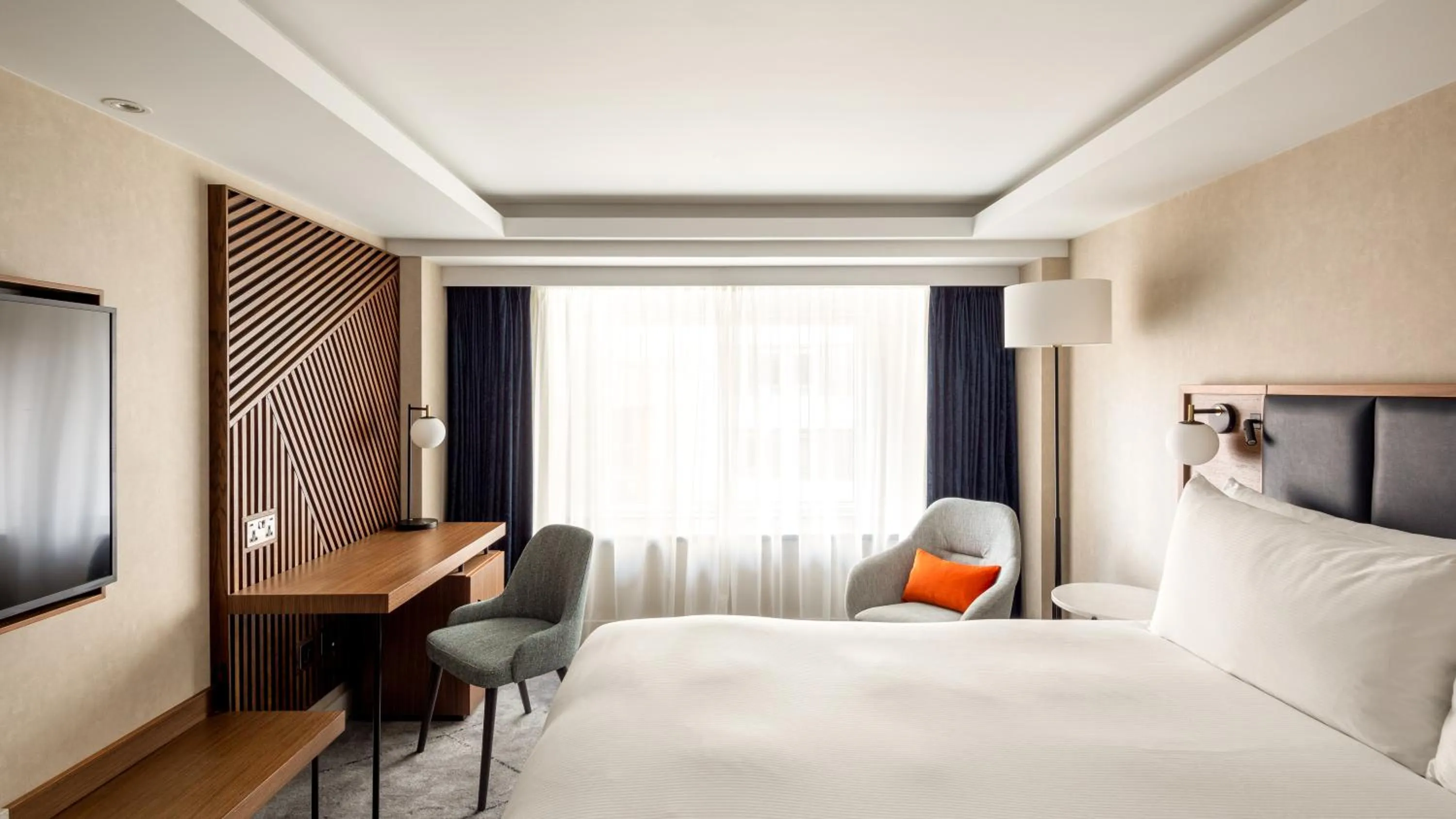 Deluxe King Room in Hilton London Metropole