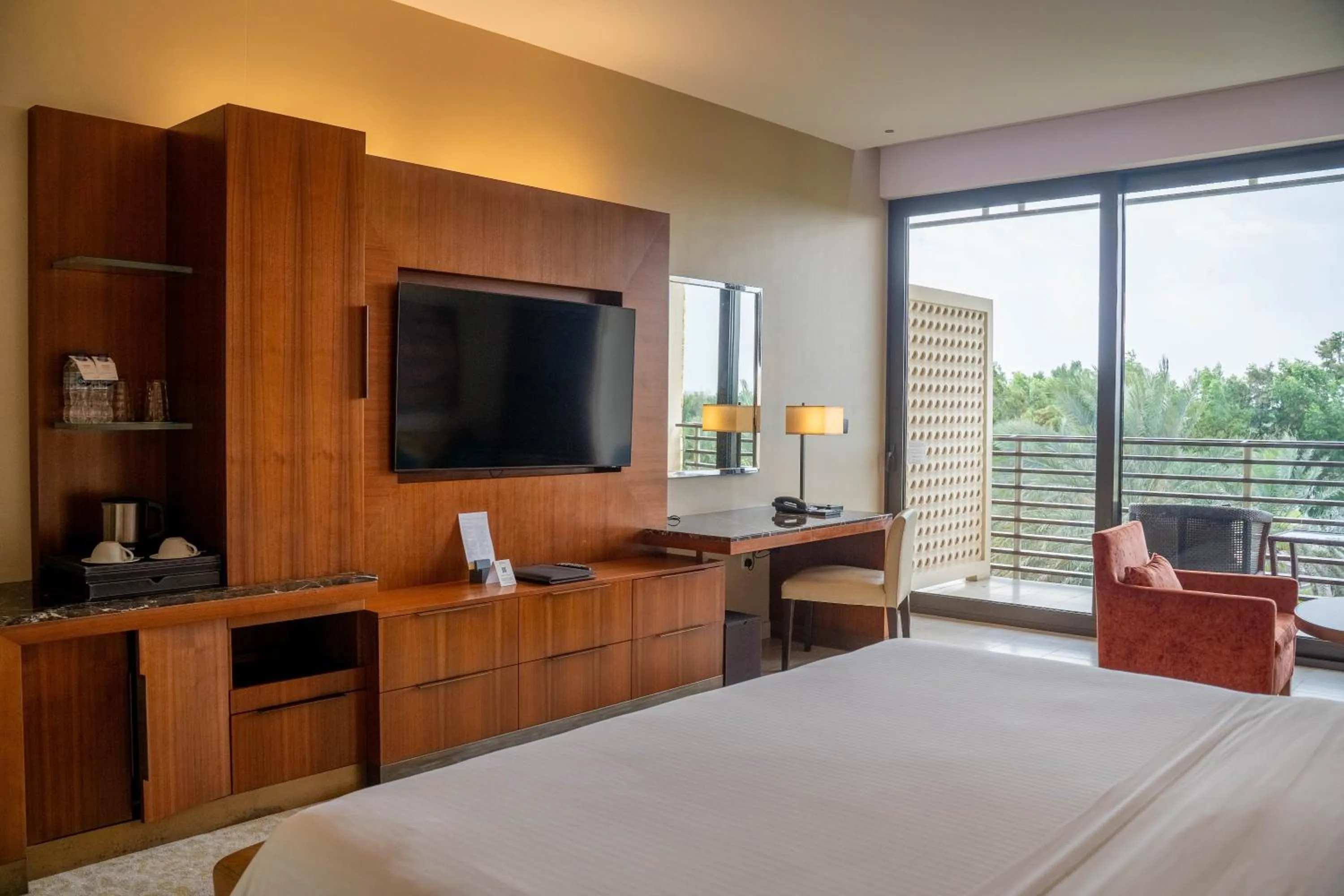 Superior King Room, Golf view, Balcony - Smoking in VOGO Abu Dhabi Golf Resort & Spa Formerly The Westin Abu Dhabi Golf Resort & Spa