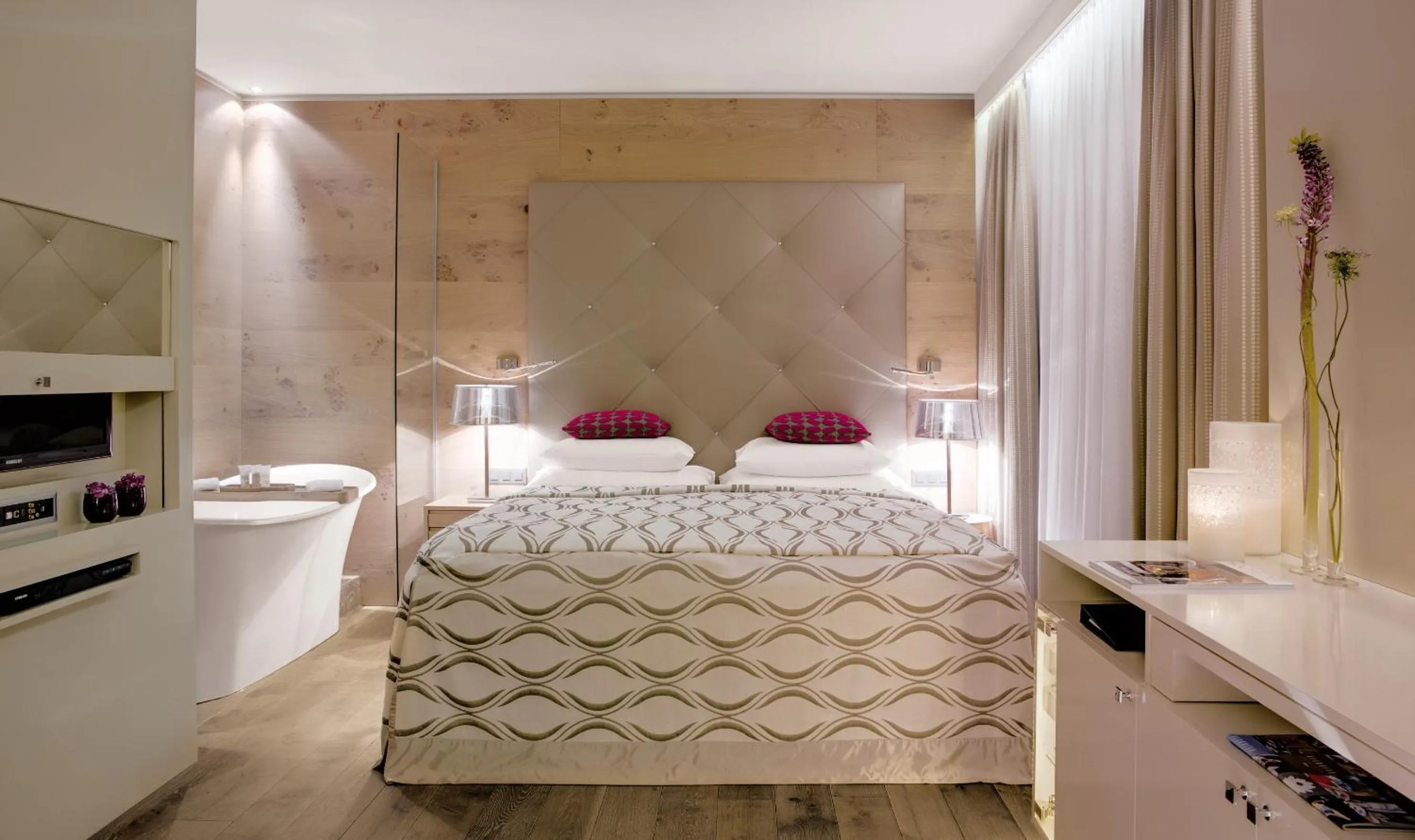 Junior Suite - single occupancy in Giardino Mountain