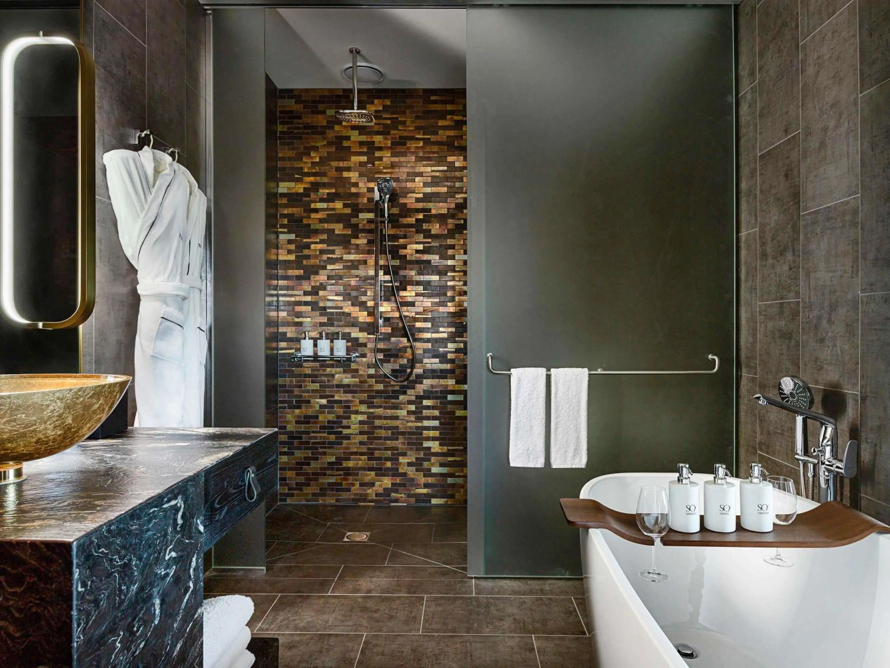 Atelier King Suite with Club Signature Access - single occupancy in SO/ Auckland