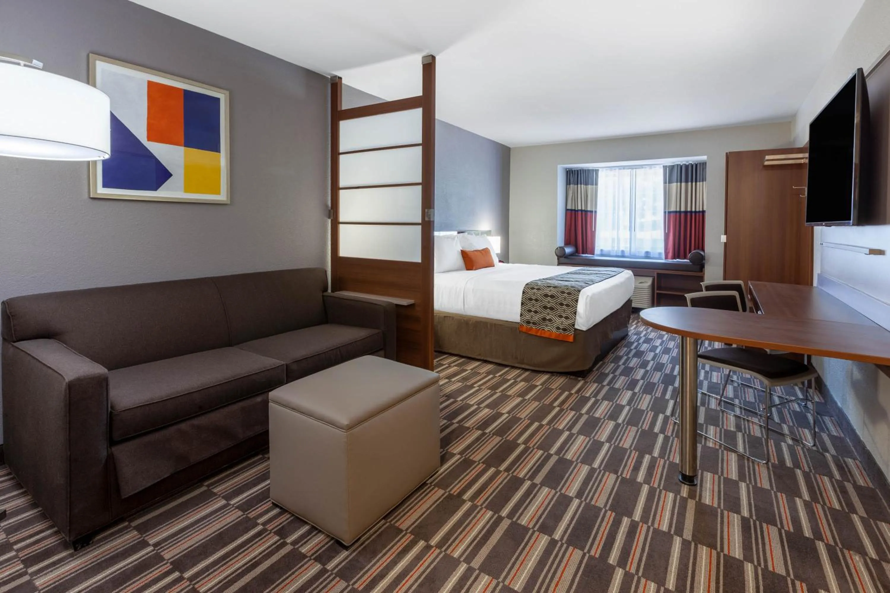 King Suite - Non-Smoking in Microtel Inn & Suites by Wyndham Sunbury - Columbus North