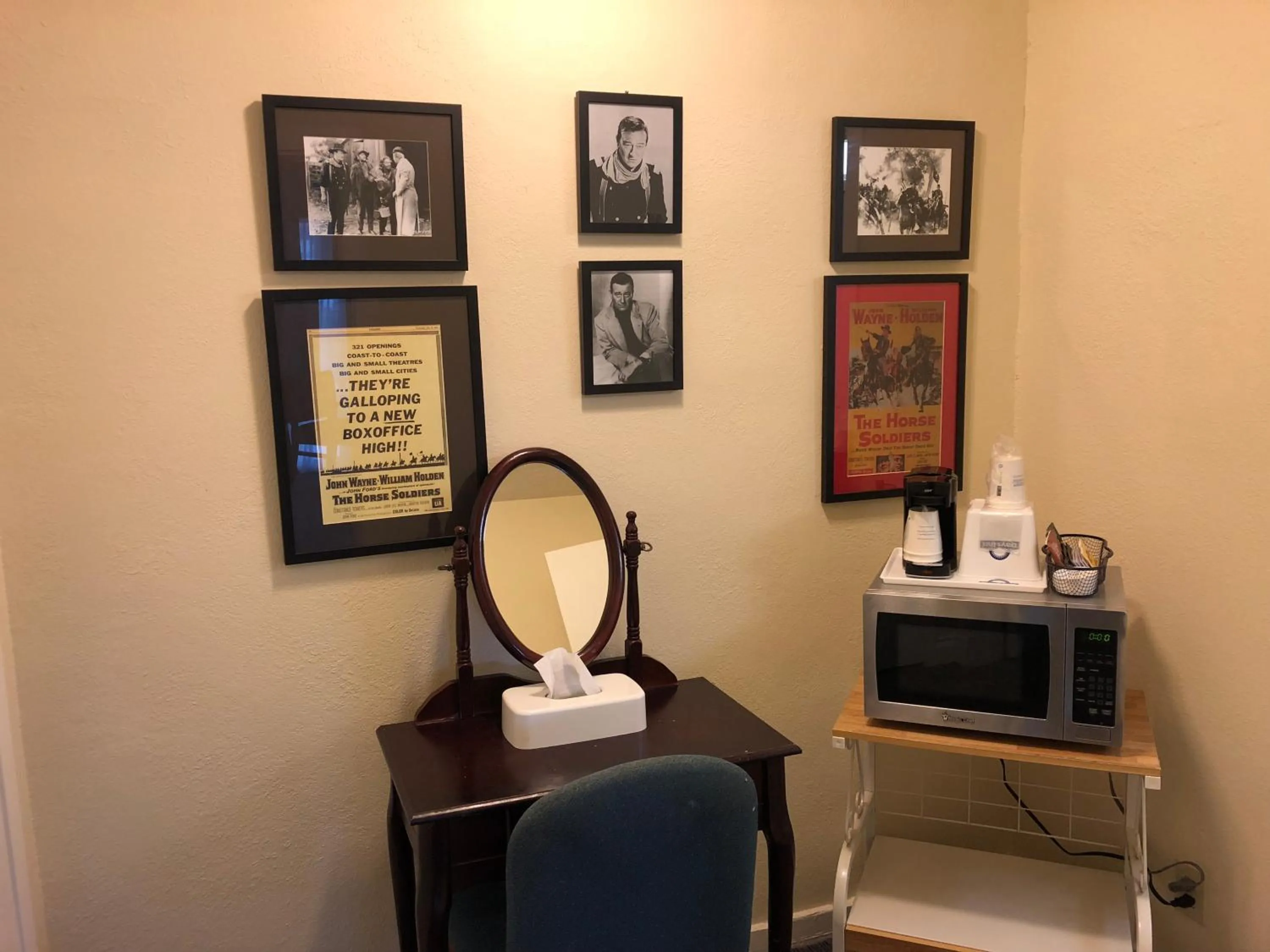 Deluxe Queen Room with Mobility Access - First Floor/Smoking in Days Inn by Wyndham Natchez