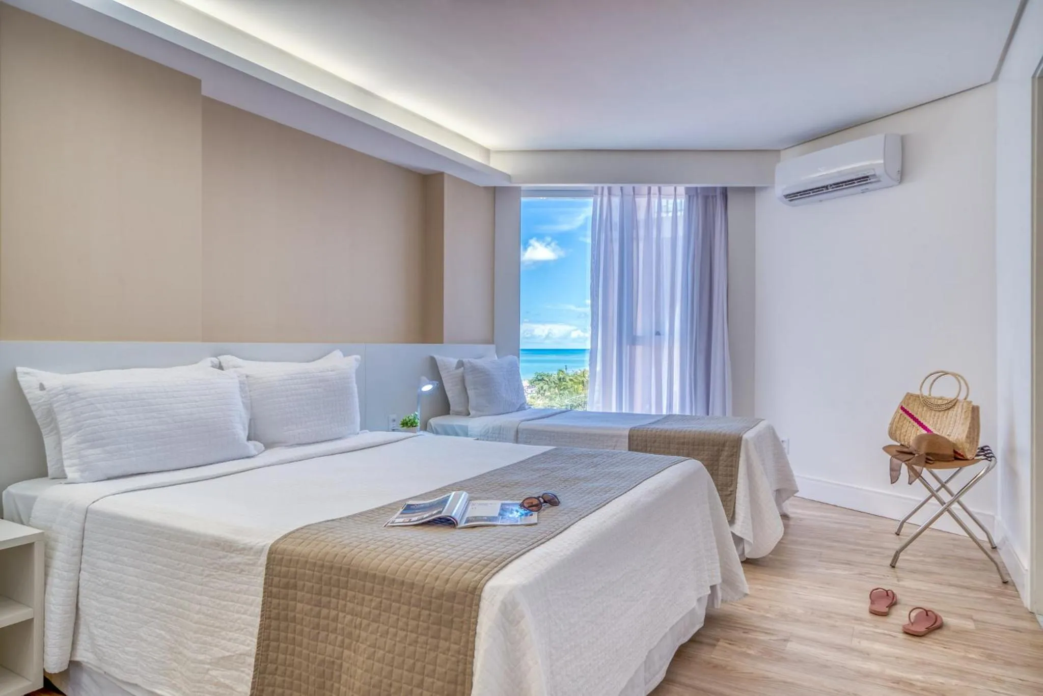 Premium Triple with Side Sea View in Hotel Brisa Suítes Pajuçara