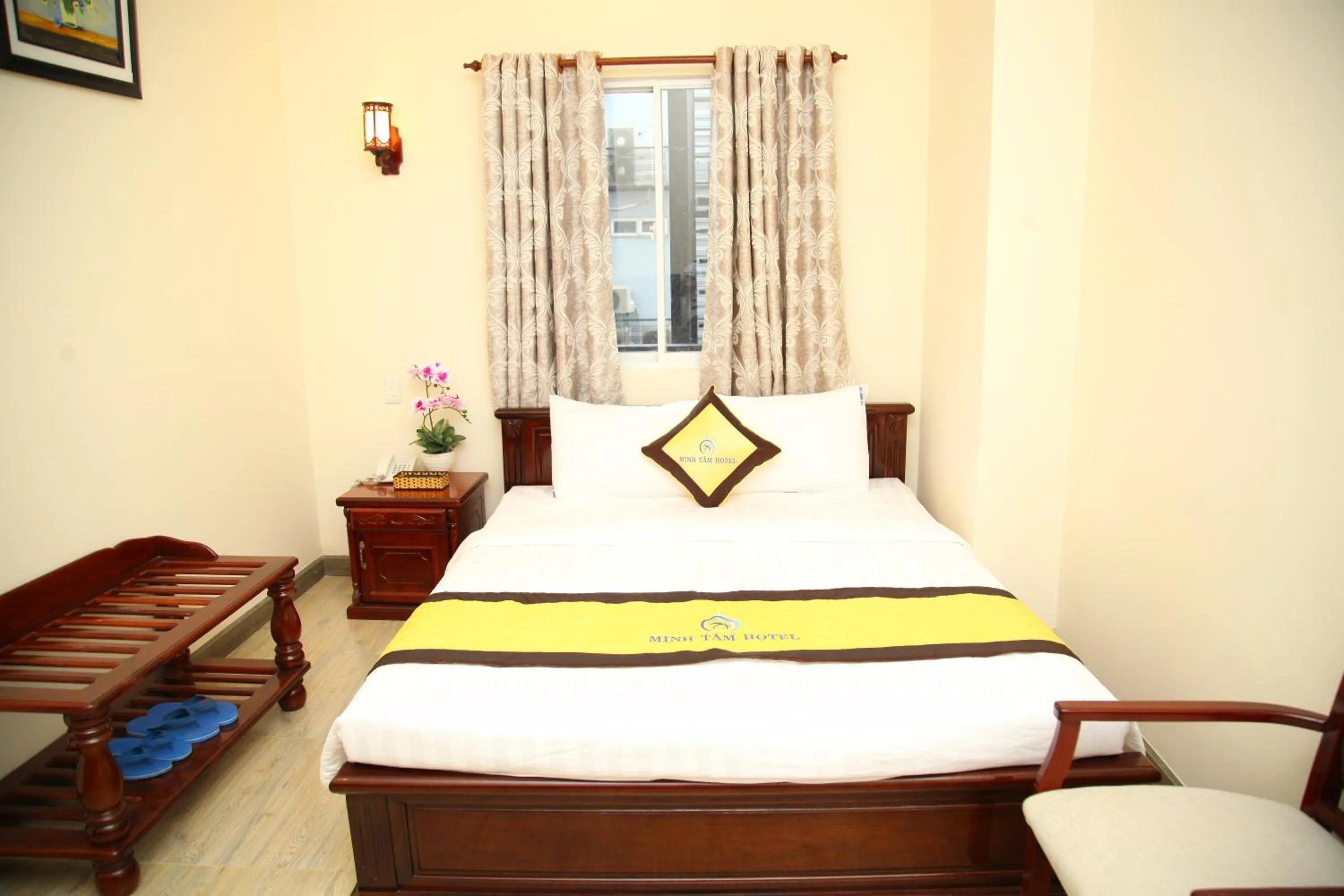 Deluxe Double Room with Window in Minh Tam Hotel and Spa