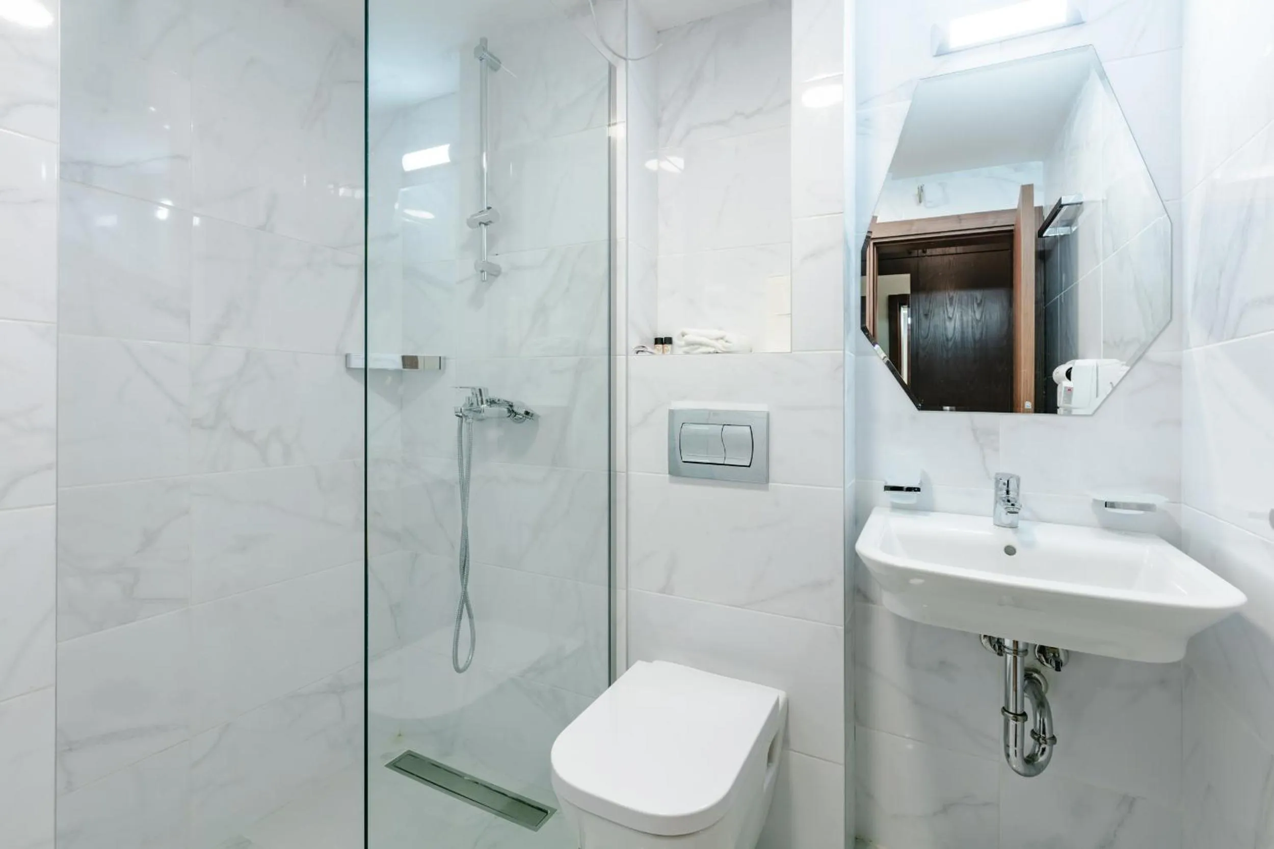 Double or Twin Room - single occupancy in Hotel Pela