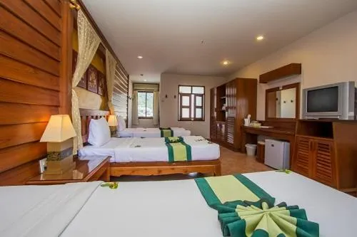 Superior Three Single Beds in Bel Aire Patong