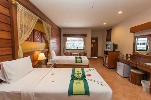 Family Room 2 Double Beds in Bel Aire Patong