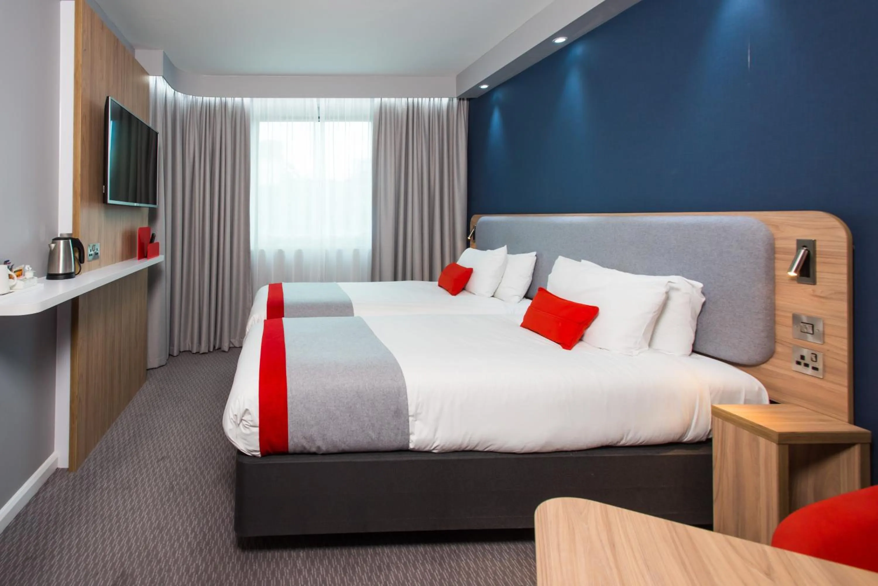 Standard Twin Room with Free Hot Breakfast in Holiday Inn Express Leeds City Centre - Armouries by IHG