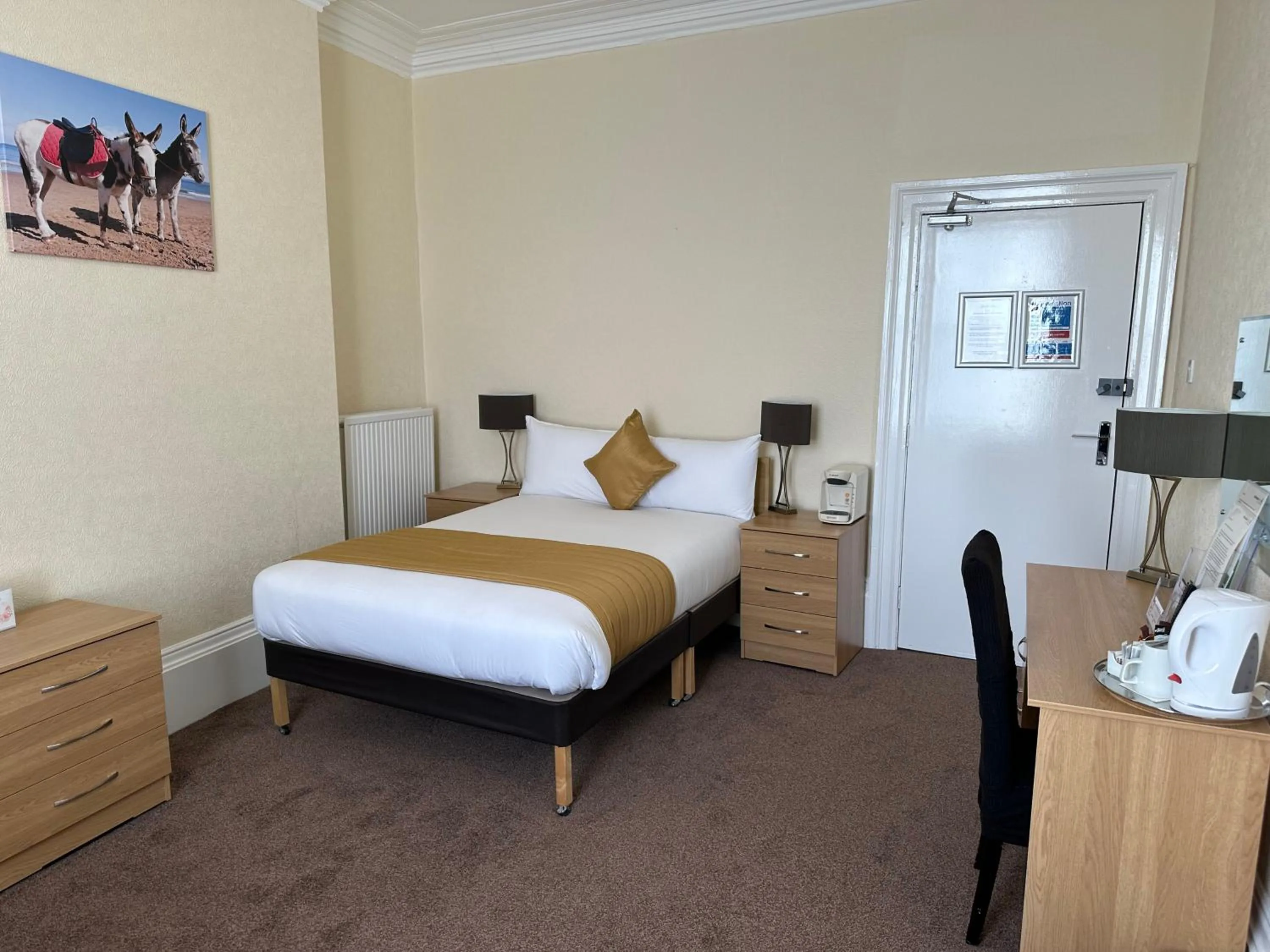 Double Room in Clifton Hotel